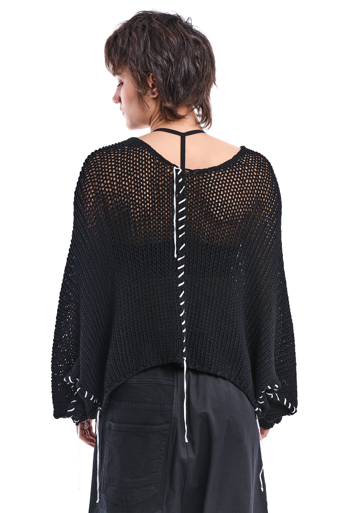 BLACK HAND-STITCHED RELAXED V-NECK KNIT