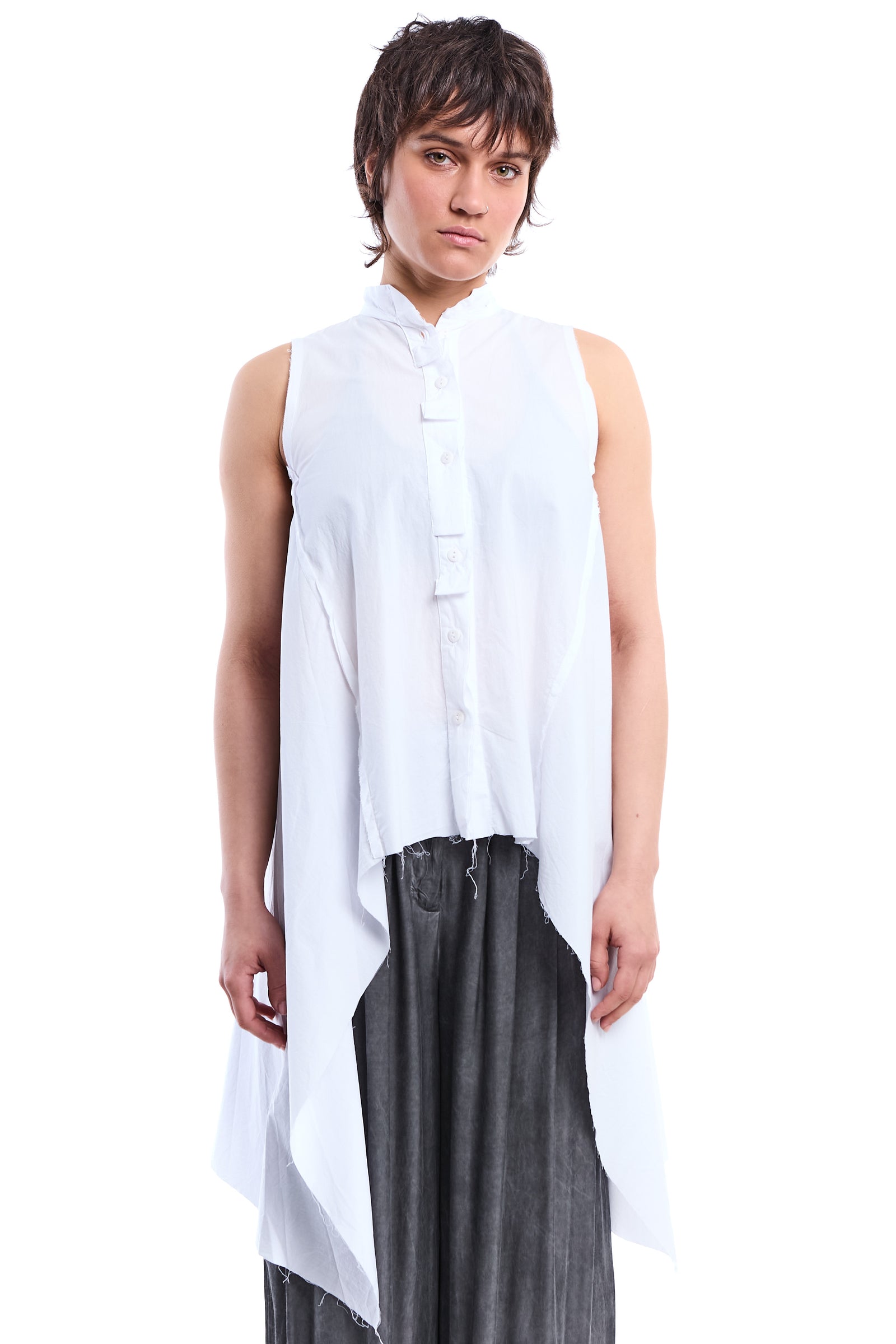WHITE DIPPED-HEM BAND-COLLAR BLOUSE
