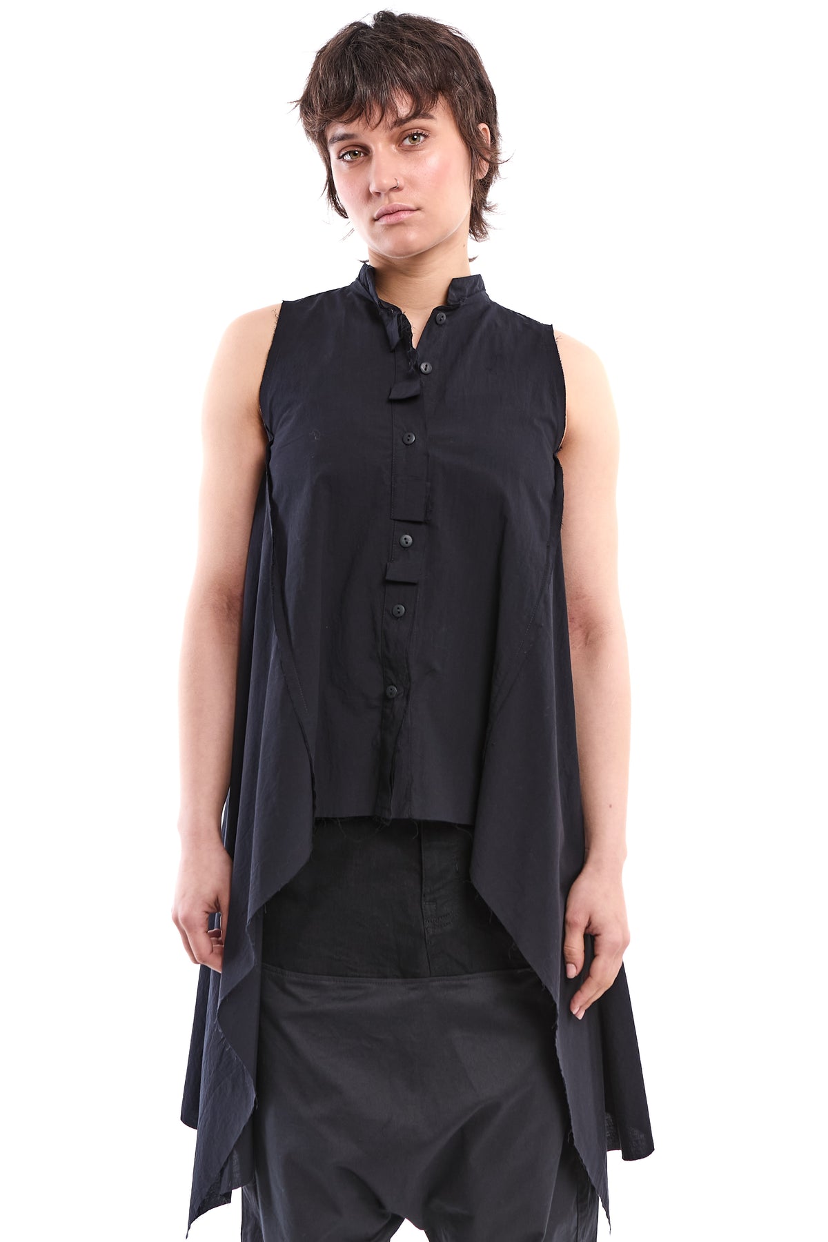 BLACK DIPPED-HEM BAND-COLLAR BLOUSE