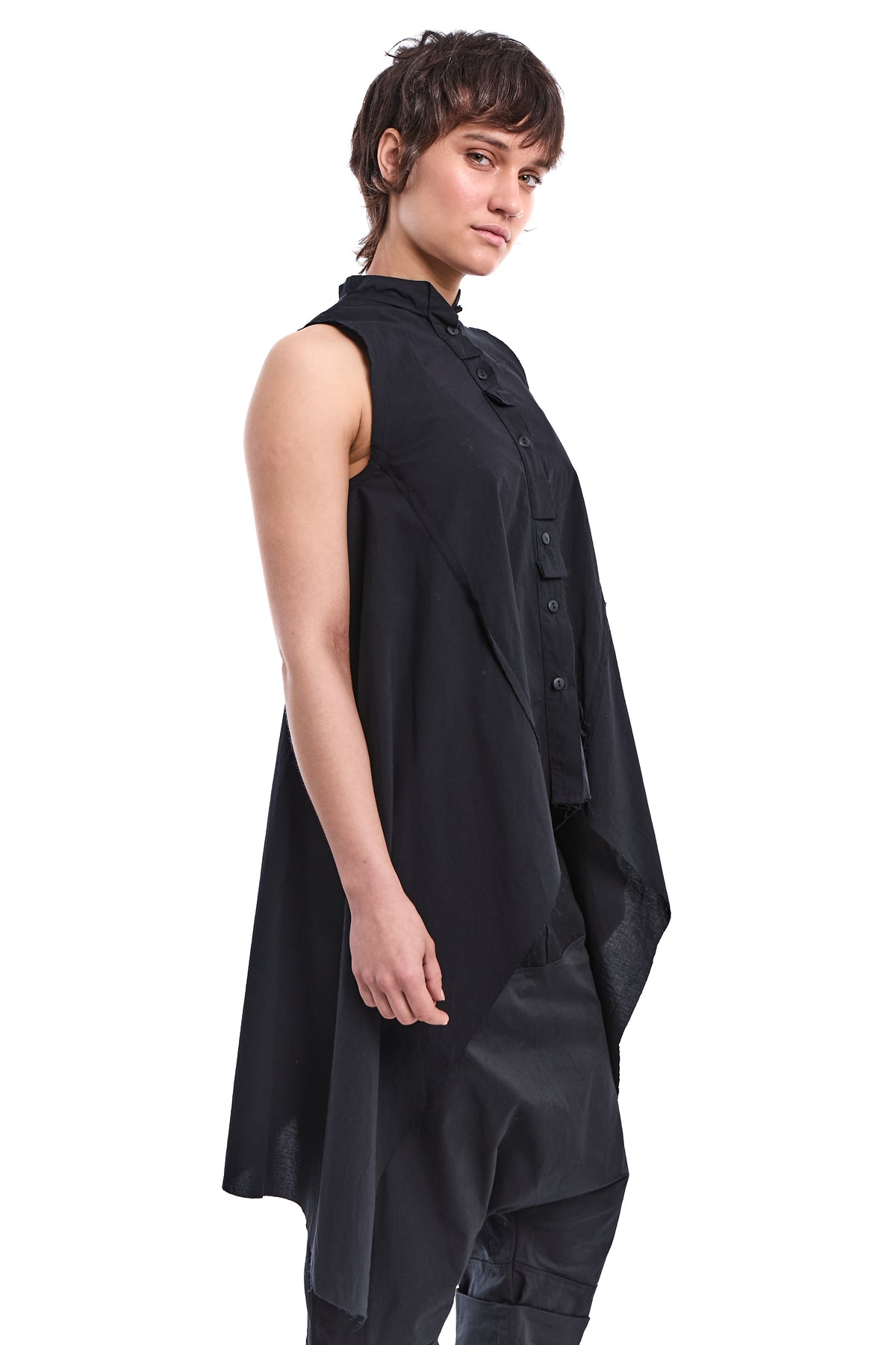 BLACK DIPPED-HEM BAND-COLLAR BLOUSE