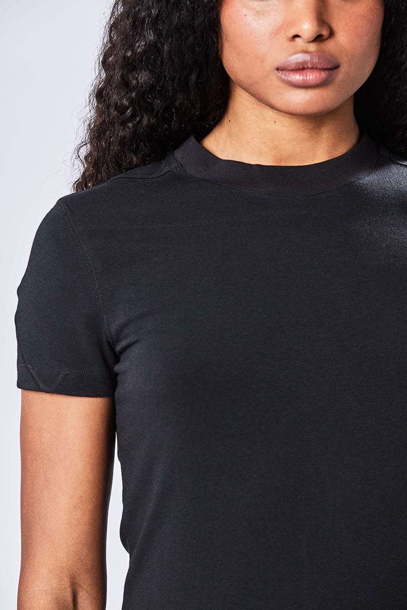 BLACK SOFT BASIC TEE