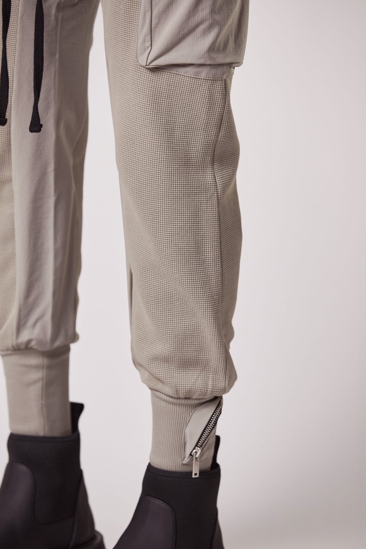 MOONBEAM STRETCH TEXTURED CARGO TROUSERS