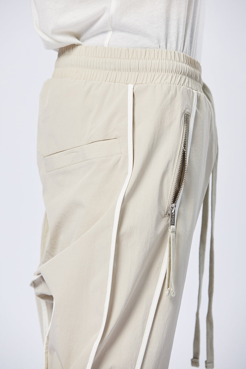 SAND CONTRAST PIPINGS PANTS