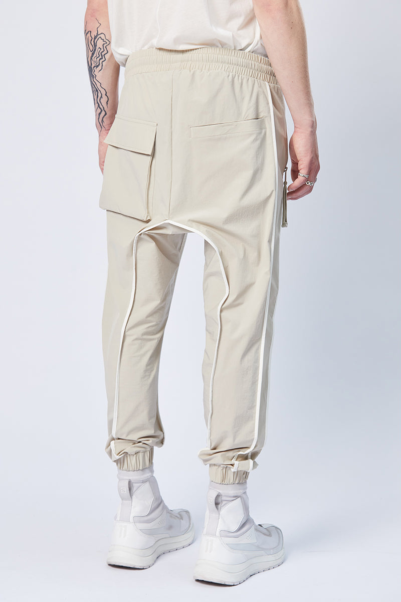 SAND CONTRAST PIPINGS PANTS
