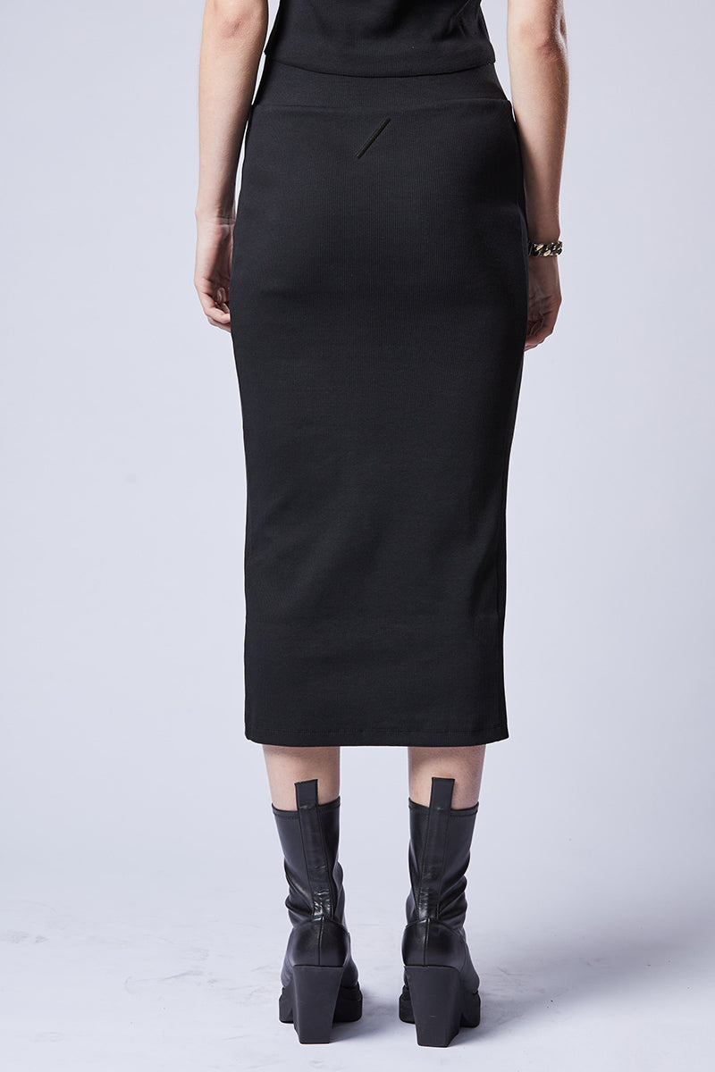 BLACK RIBBED LONG SKIRT