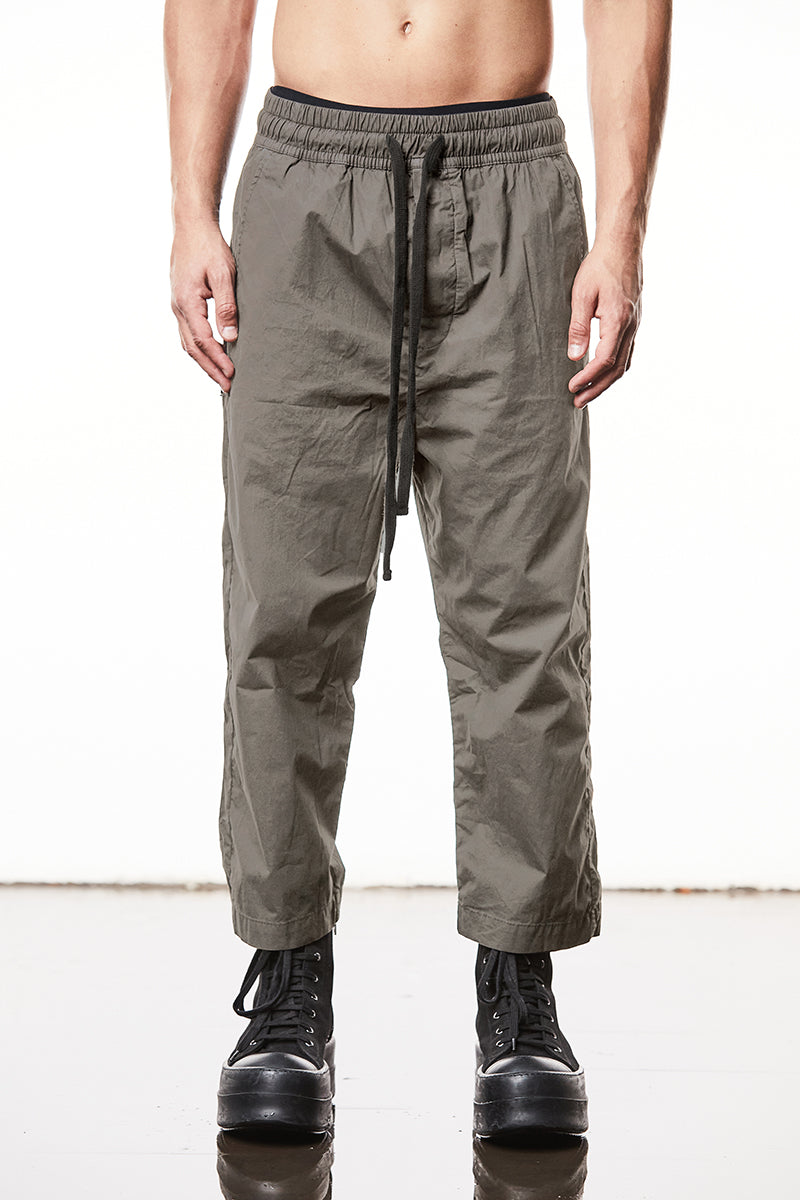 ROCK CRUSHED COTTON CROPPED TROUSERS