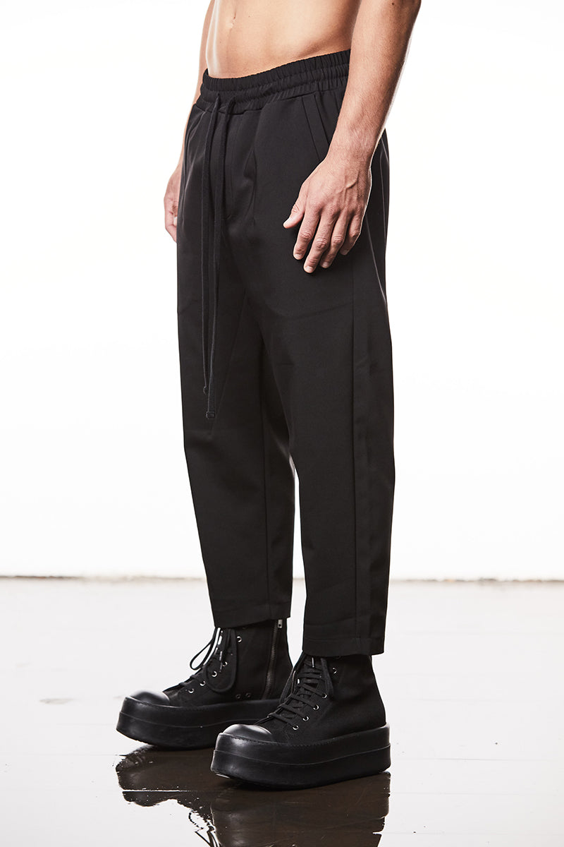 BLACK WOVEN CROPPED LEG TROUSERS