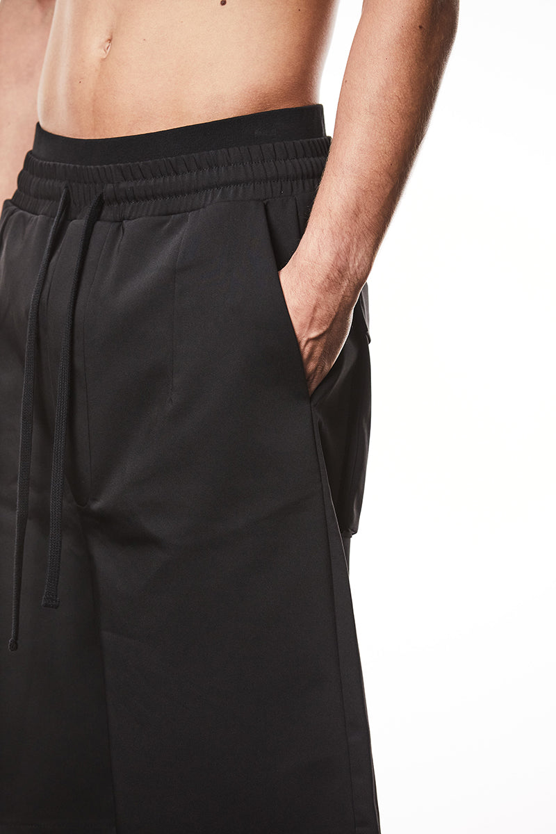 BLACK WIDE-LEG SHORTS