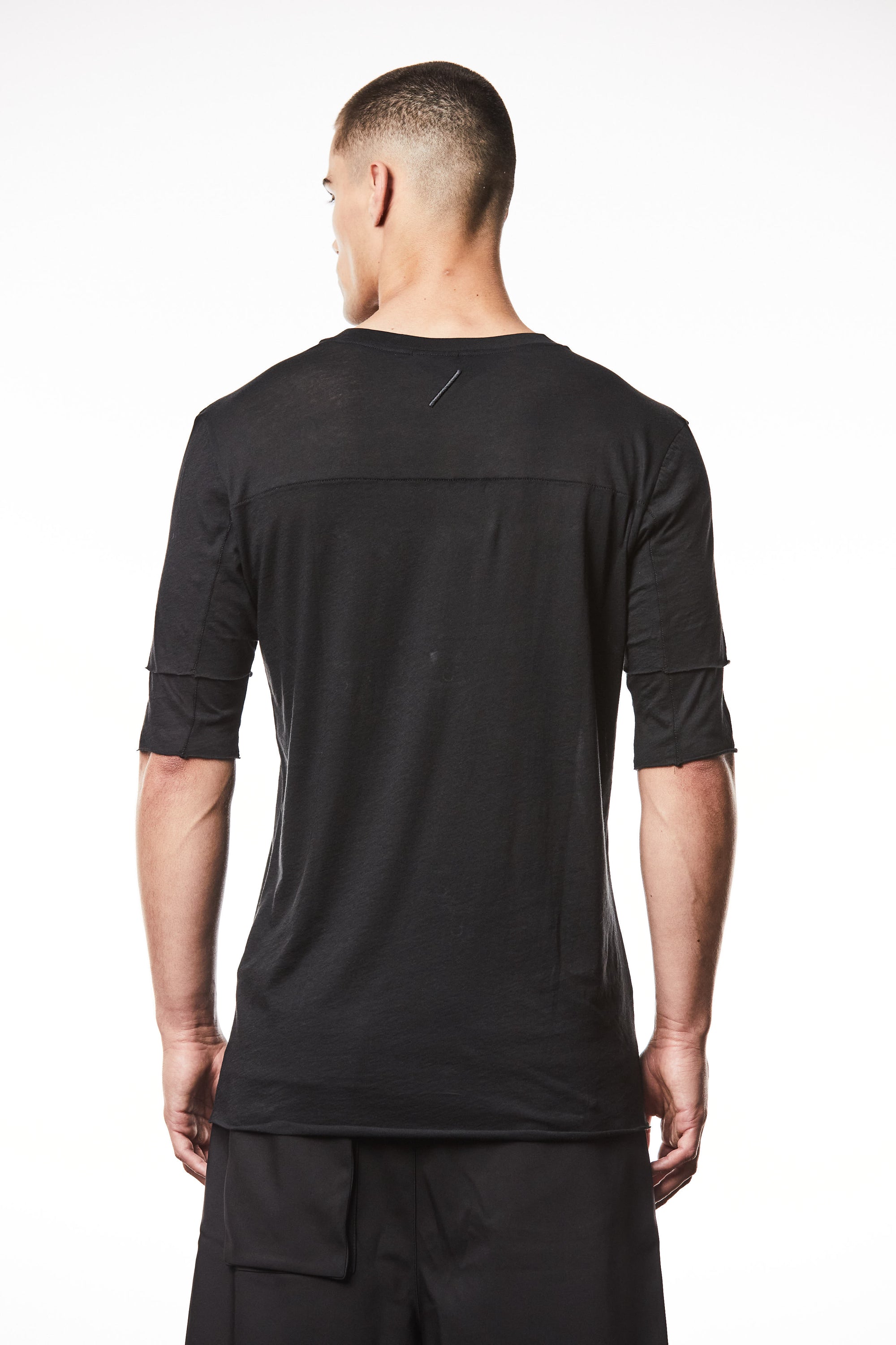 BLACK ULTRA LIGHT JERSEY TEE