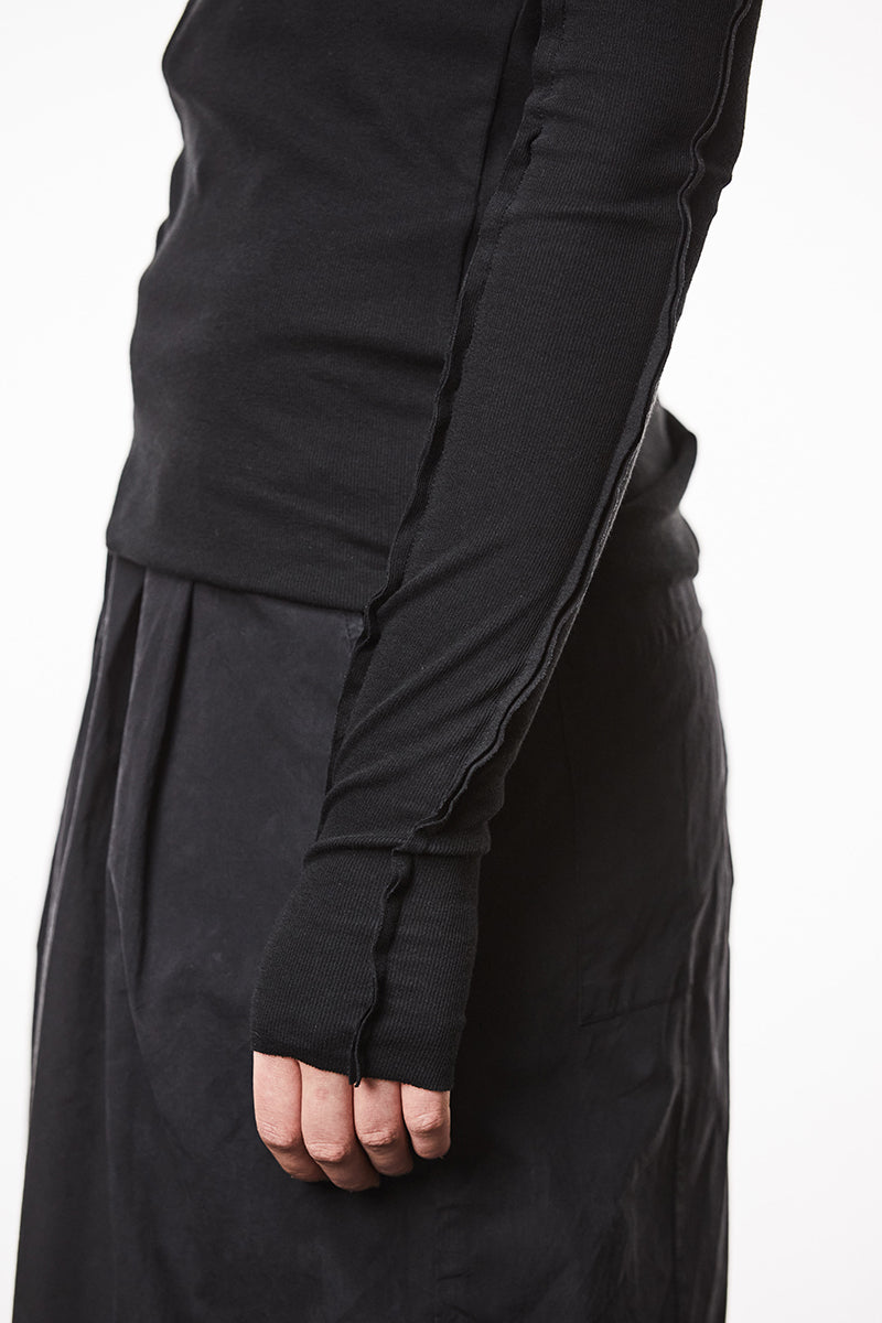 BLACK RIB CREW NECK TEE