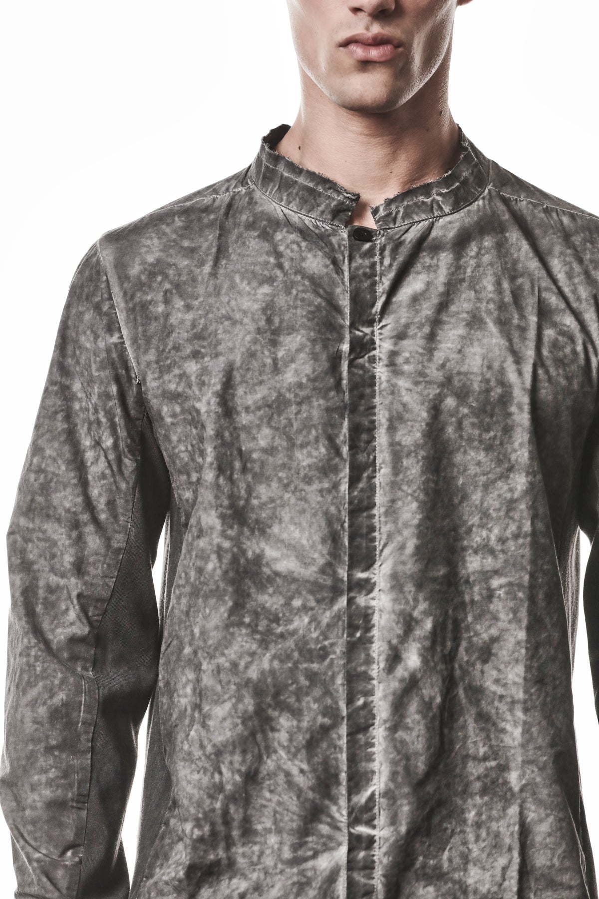 VEGETAL BLACK STAND UP COLLAR RAW CUT SHIRT