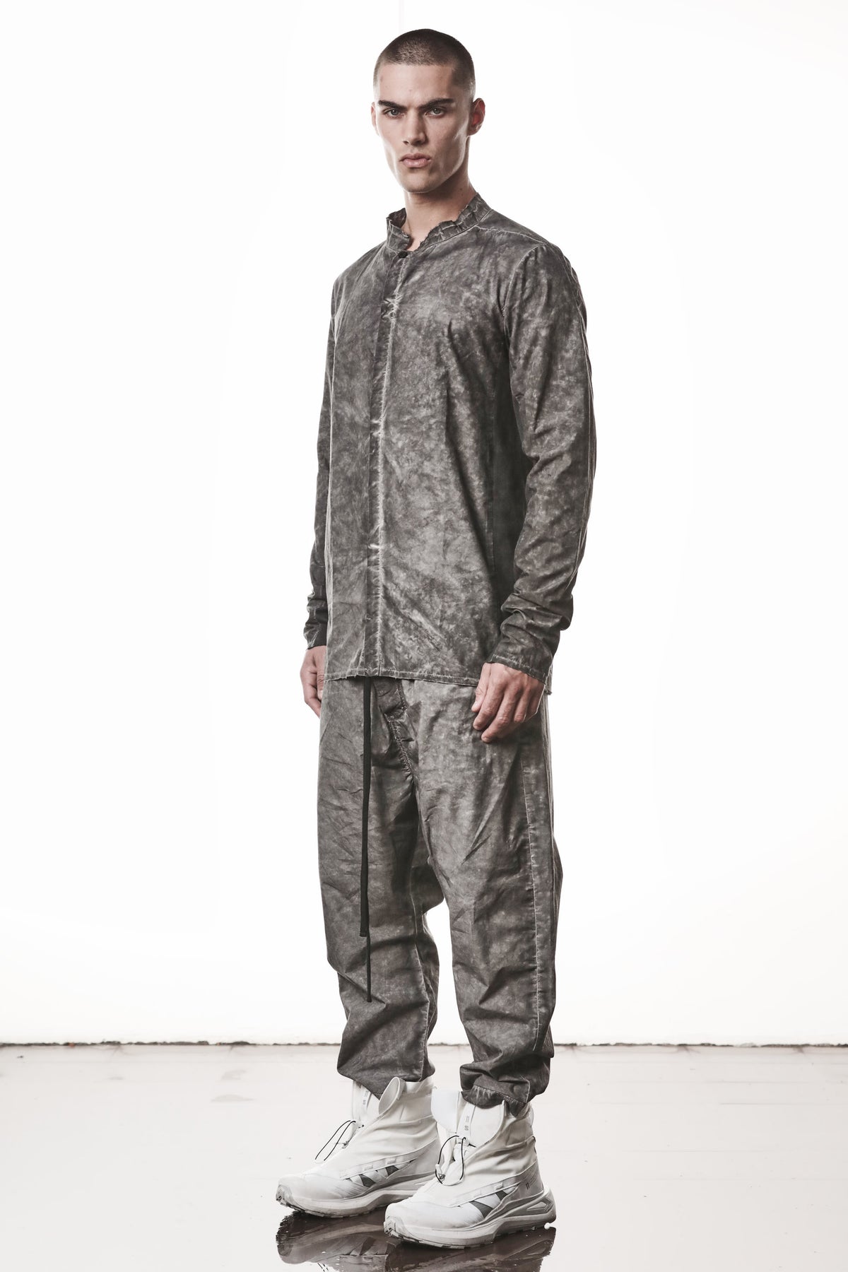 VEGETAL BLACK STAND UP COLLAR RAW CUT SHIRT