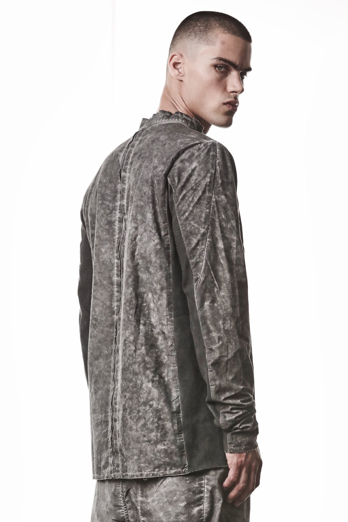 VEGETAL BLACK STAND UP COLLAR RAW CUT SHIRT