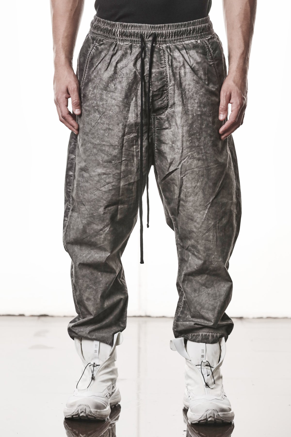 VEGETAL BLACK ORGANIC COTTON CROPPED TROUSERS