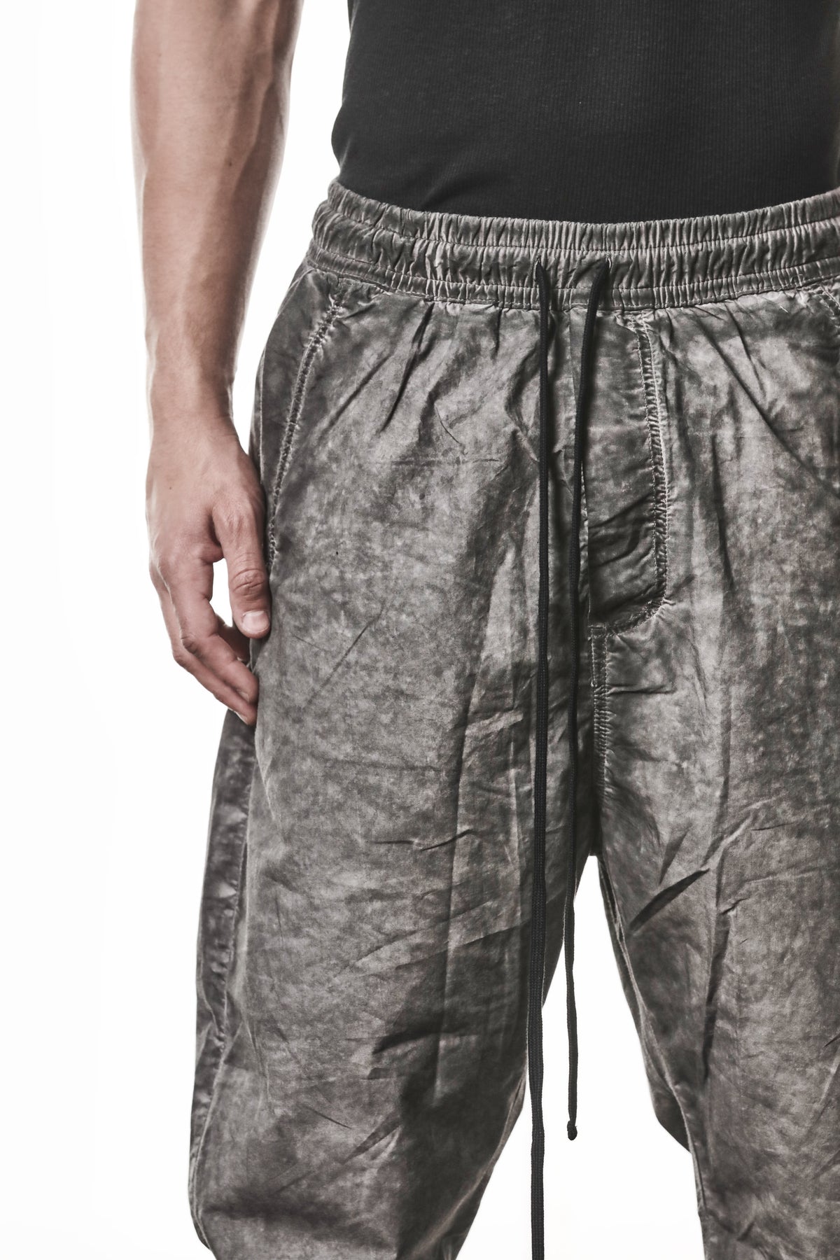 VEGETAL BLACK ORGANIC COTTON CROPPED TROUSERS