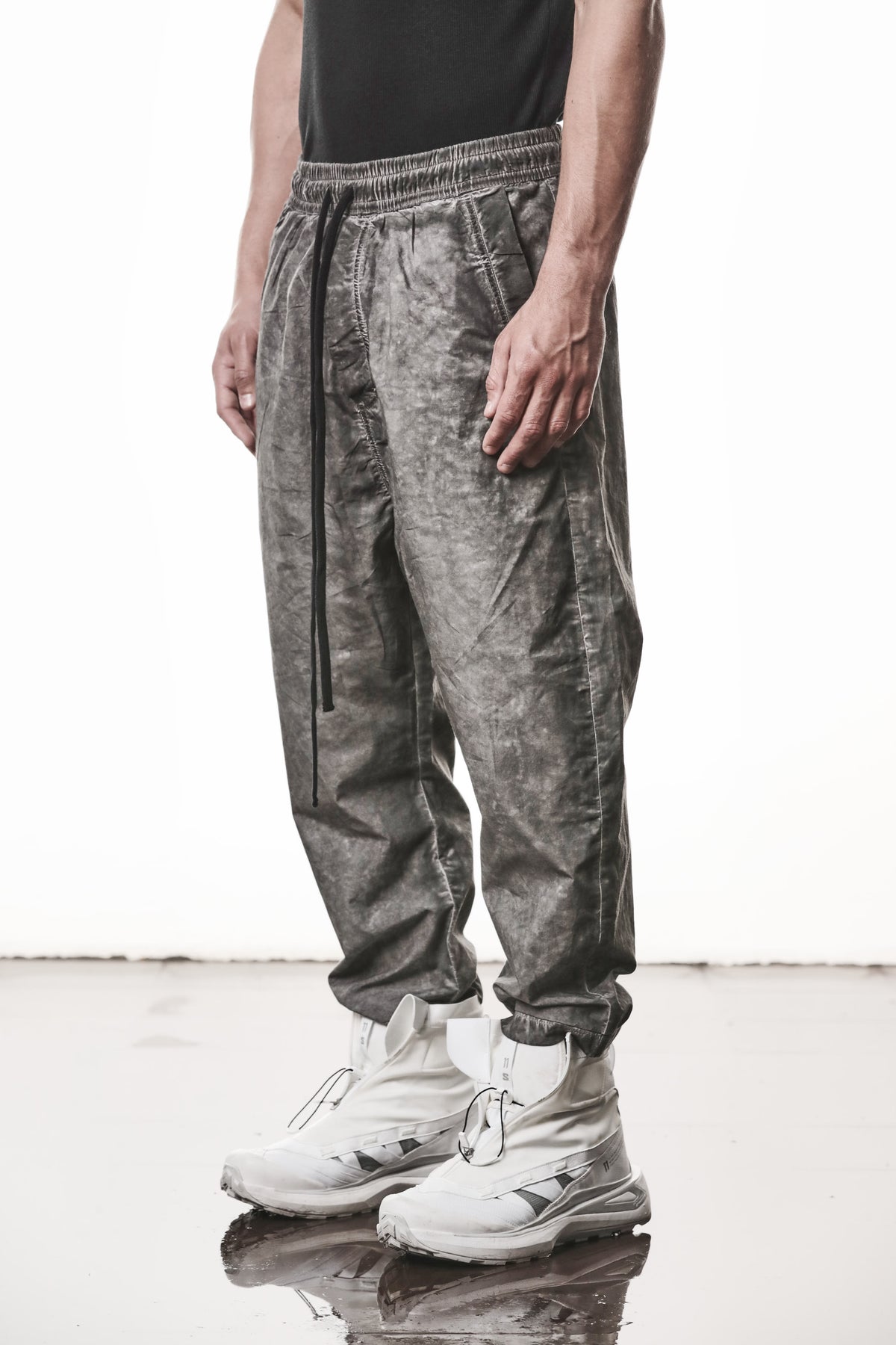 VEGETAL BLACK ORGANIC COTTON CROPPED TROUSERS