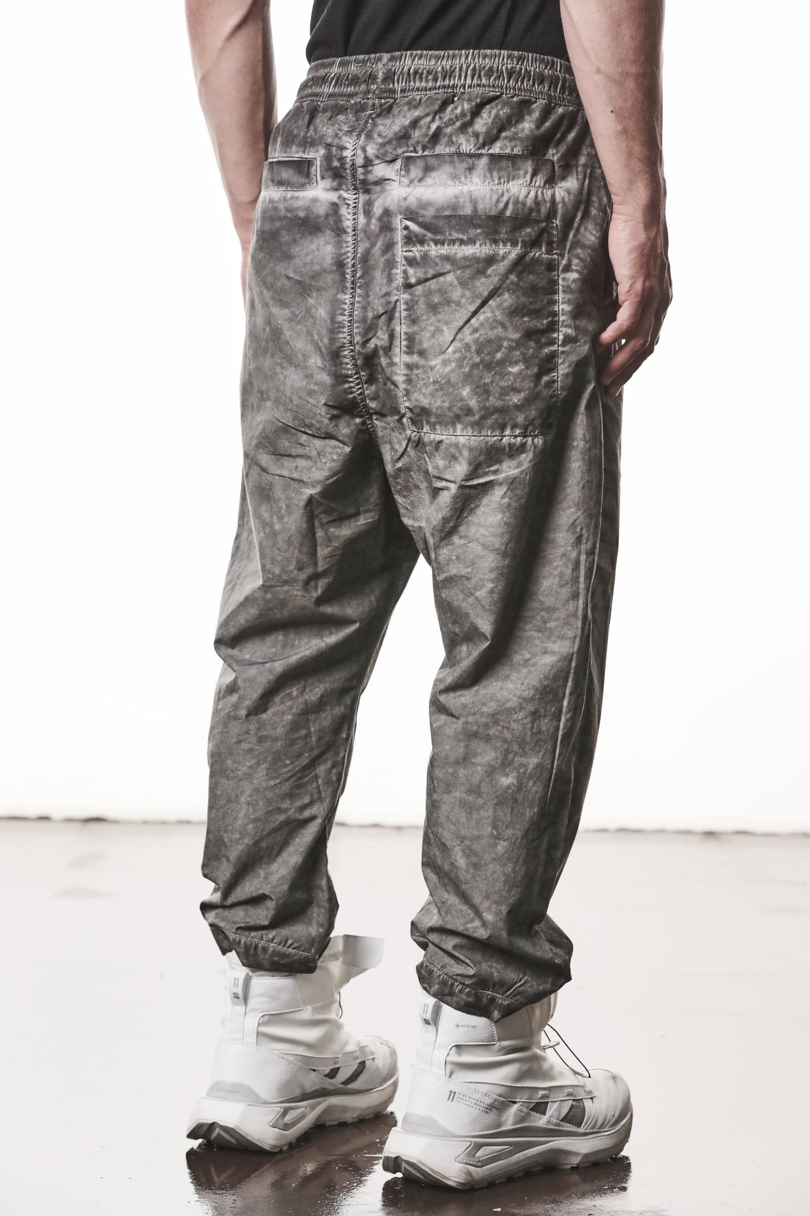 VEGETAL BLACK ORGANIC COTTON CROPPED TROUSERS