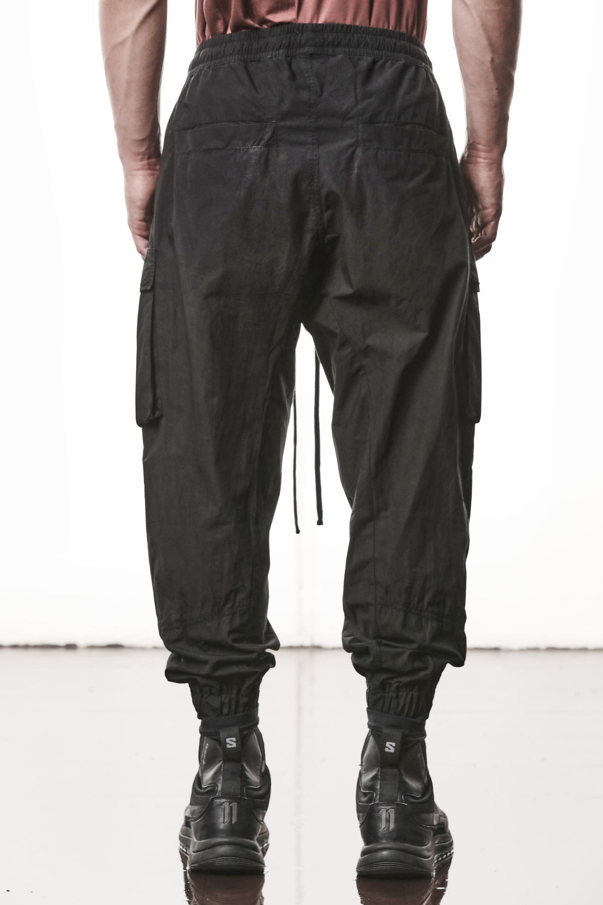 BLACK WOVEN CARGO TROUSERS
