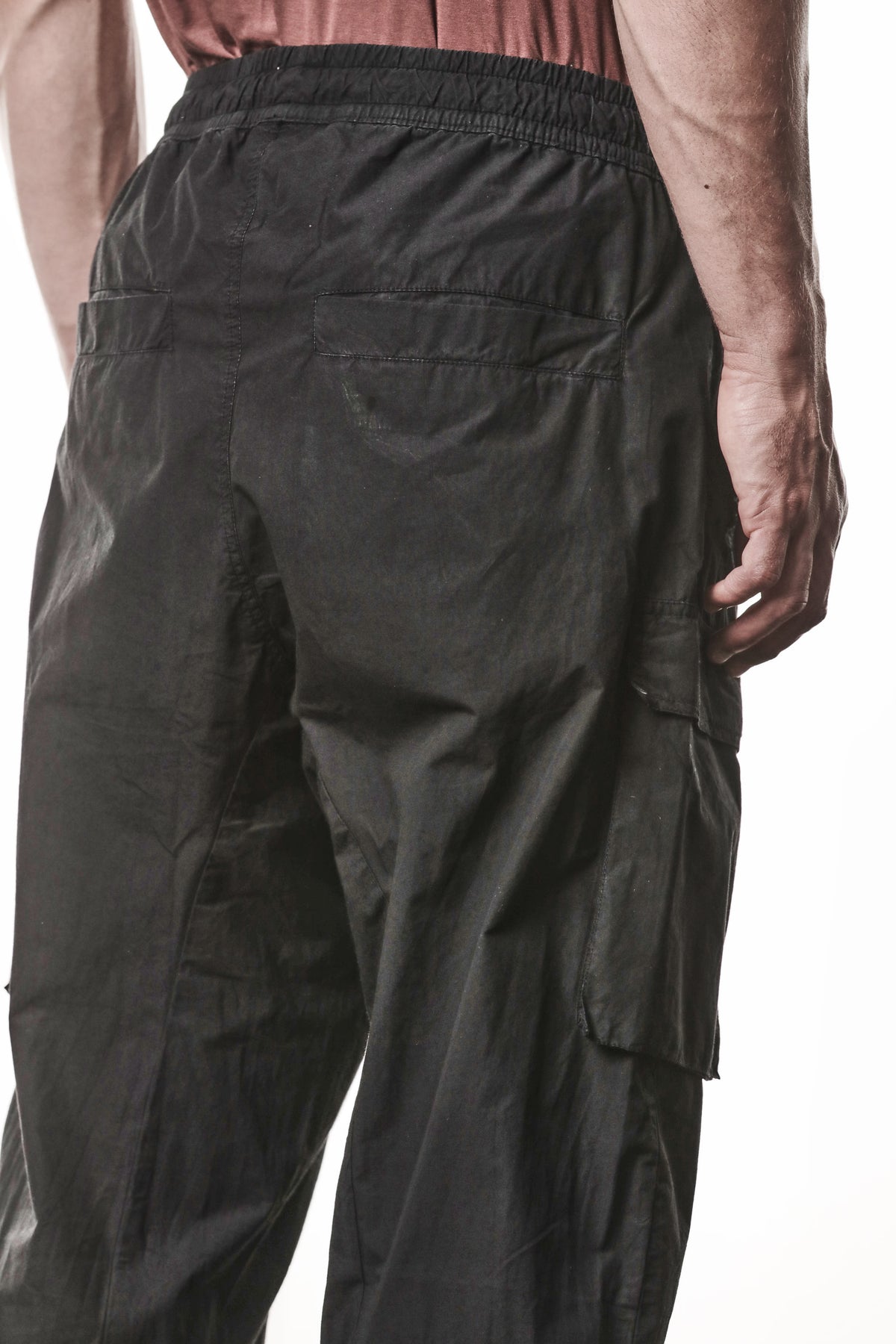 BLACK WOVEN CARGO TROUSERS