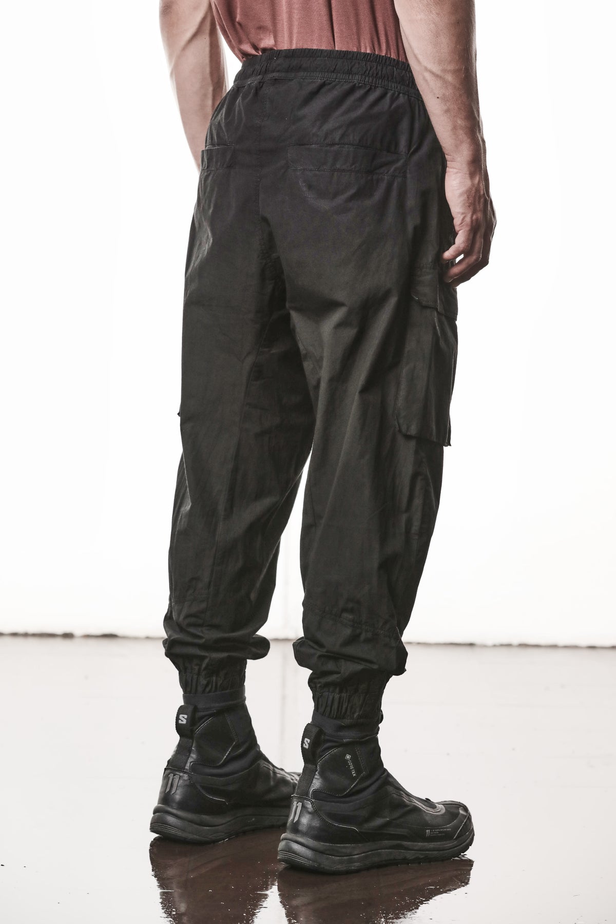 BLACK WOVEN CARGO TROUSERS