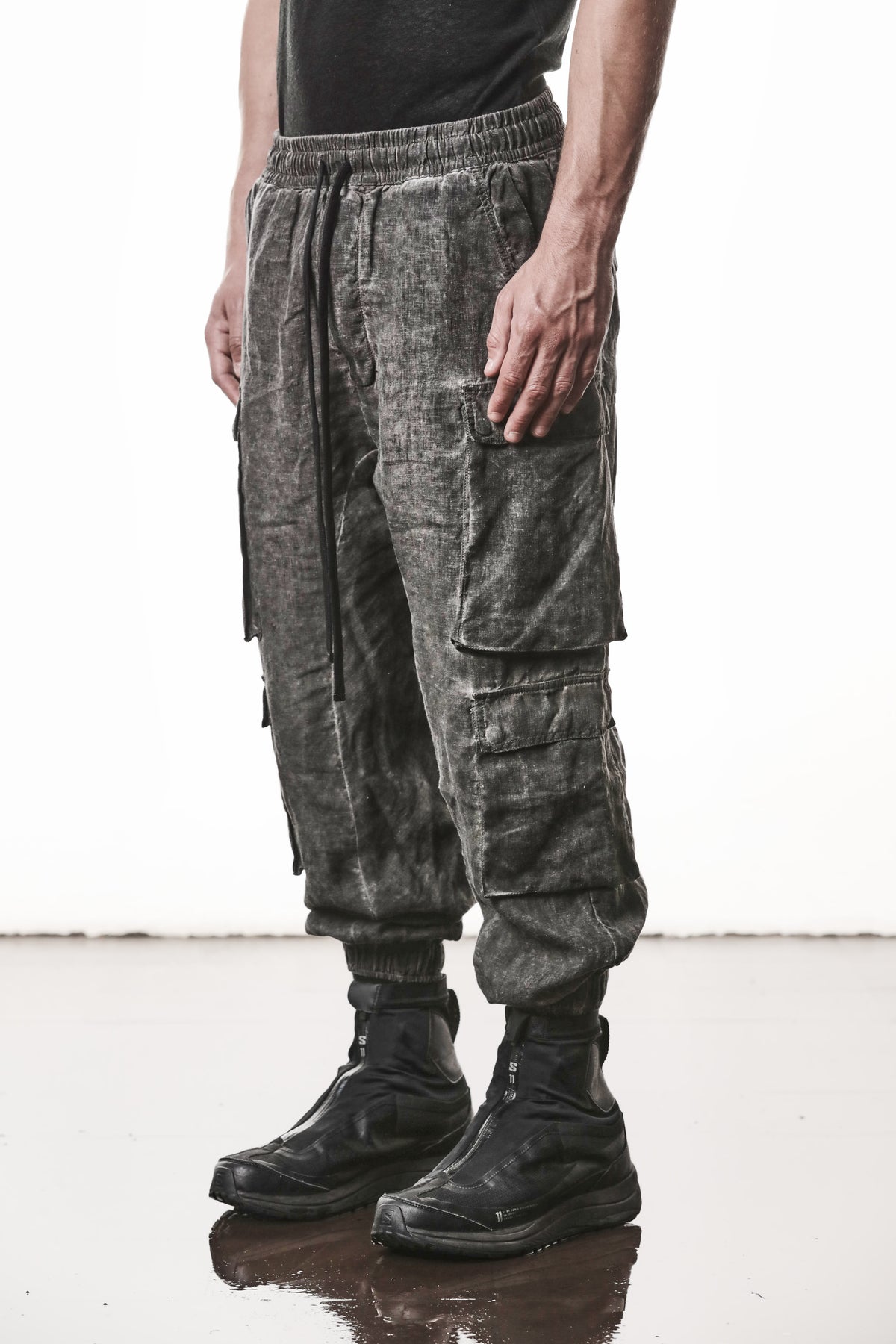 VEGETAL BLACK LINEN CARGO PANTS
