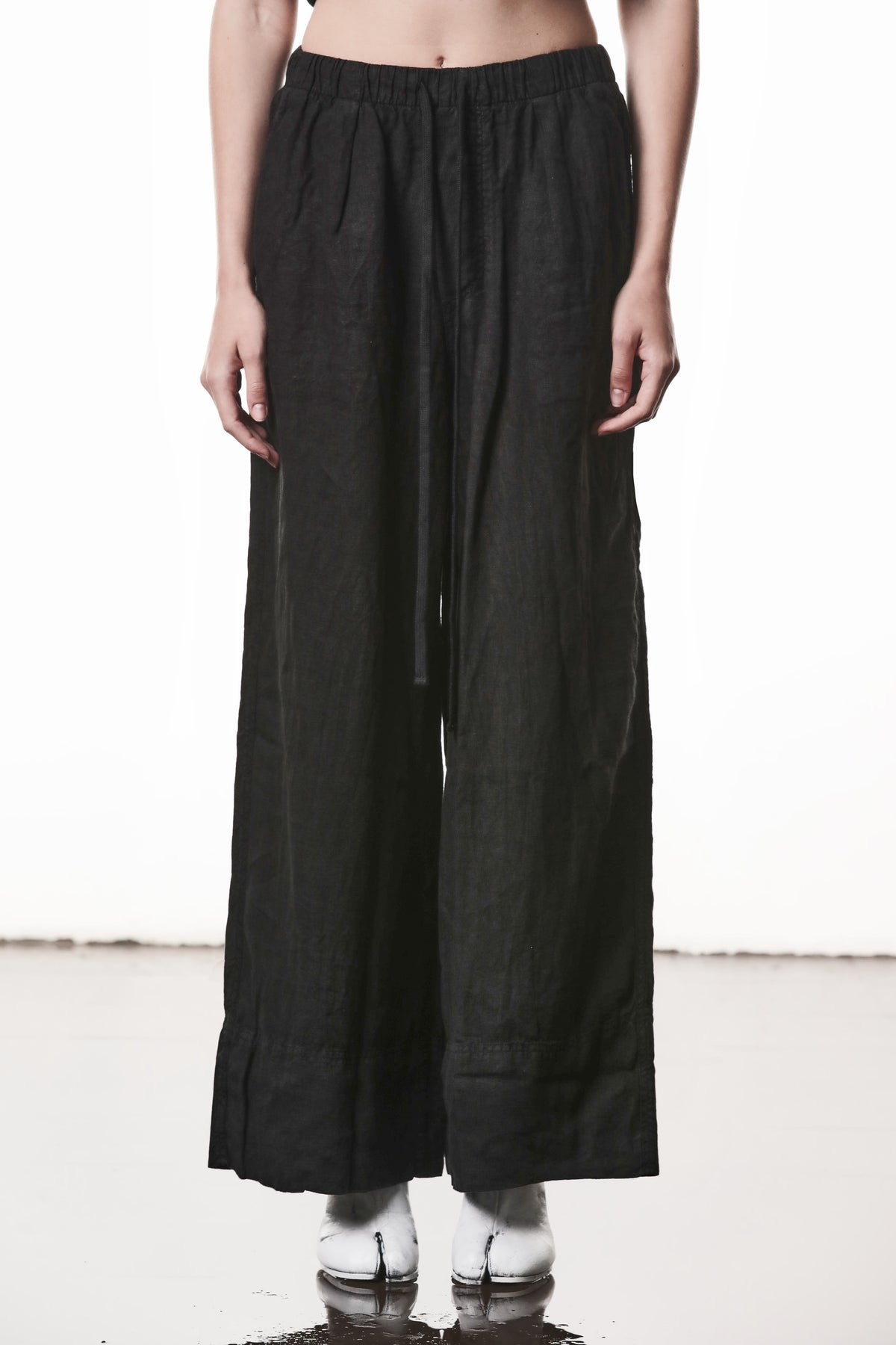 CROPPED WIDE-LEG LINEN TROUSERS