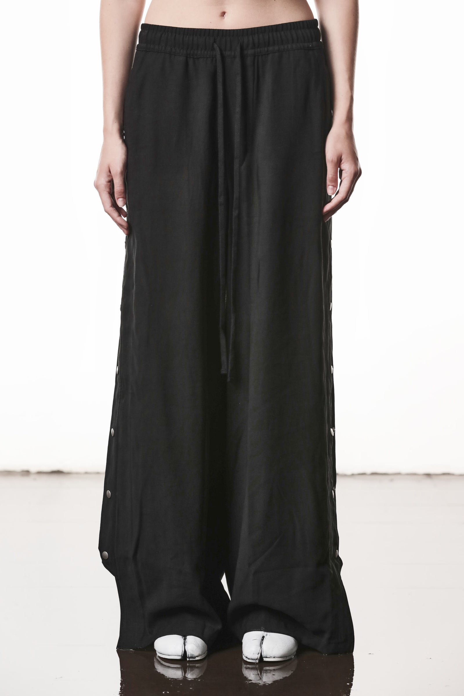 WIDE-LEG RAYON TROUSERS