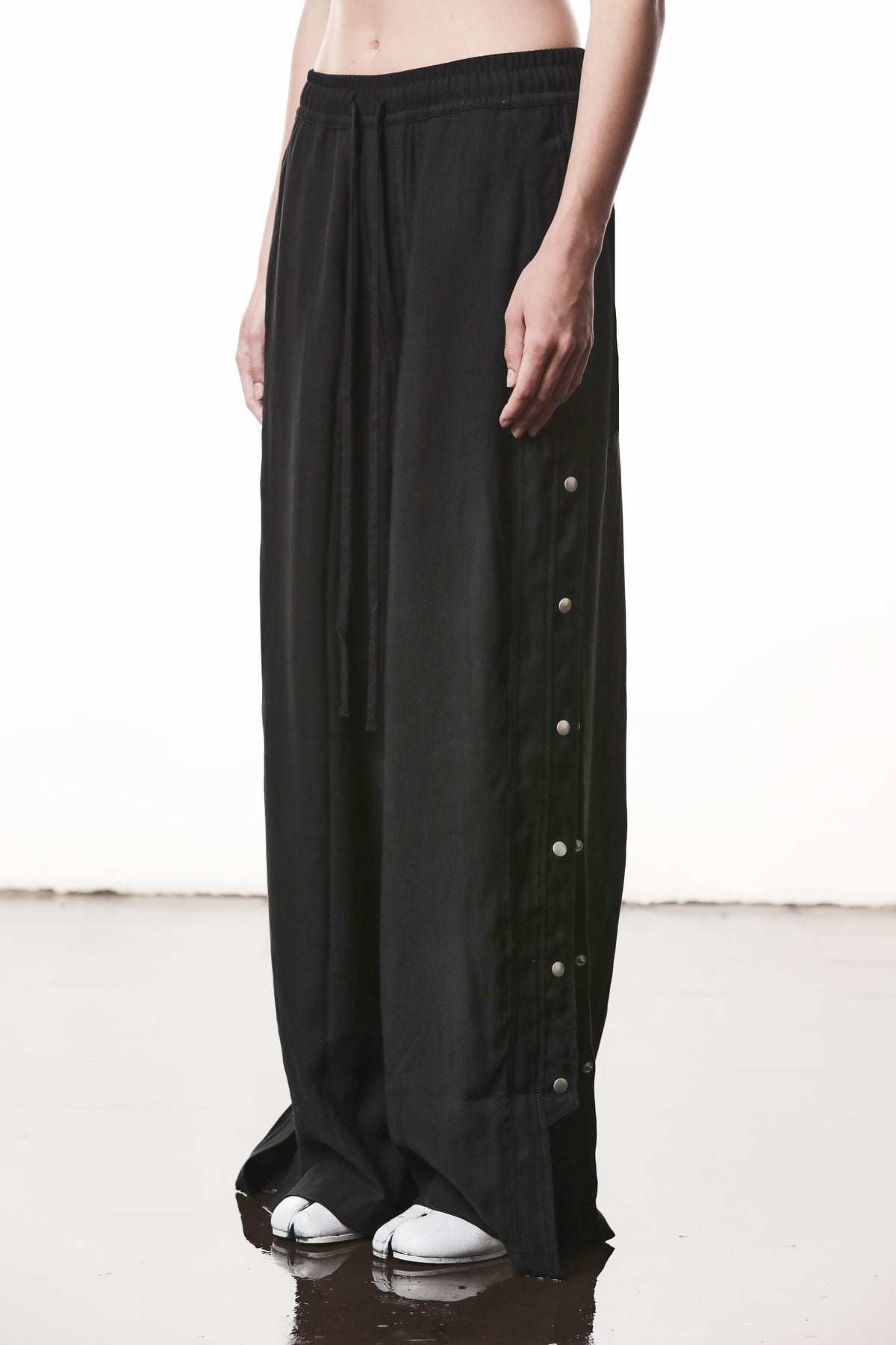 WIDE-LEG RAYON TROUSERS