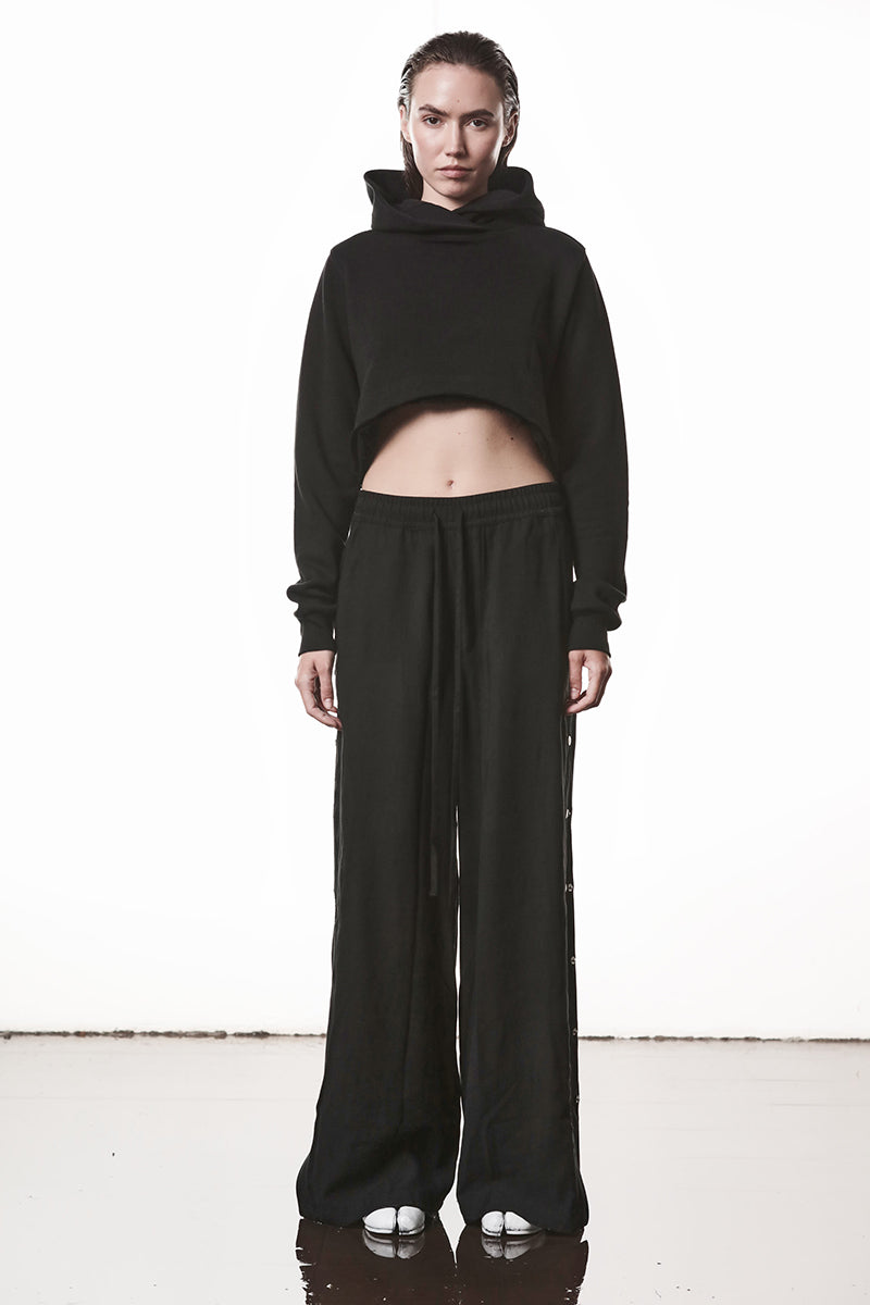 BLACK HOODED CROPPED SWEATSHIRT