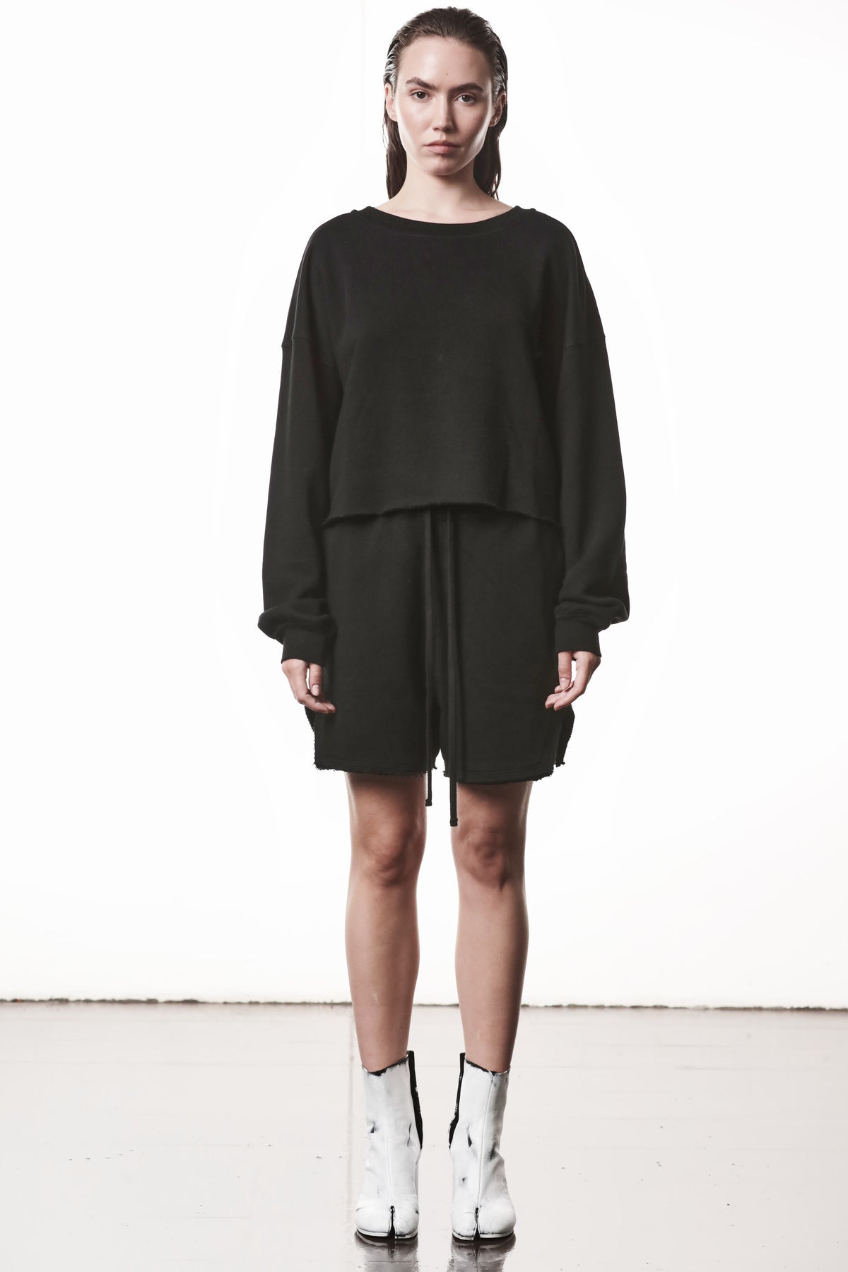 BLACK OVER CREW NECK SWEATSHIRT