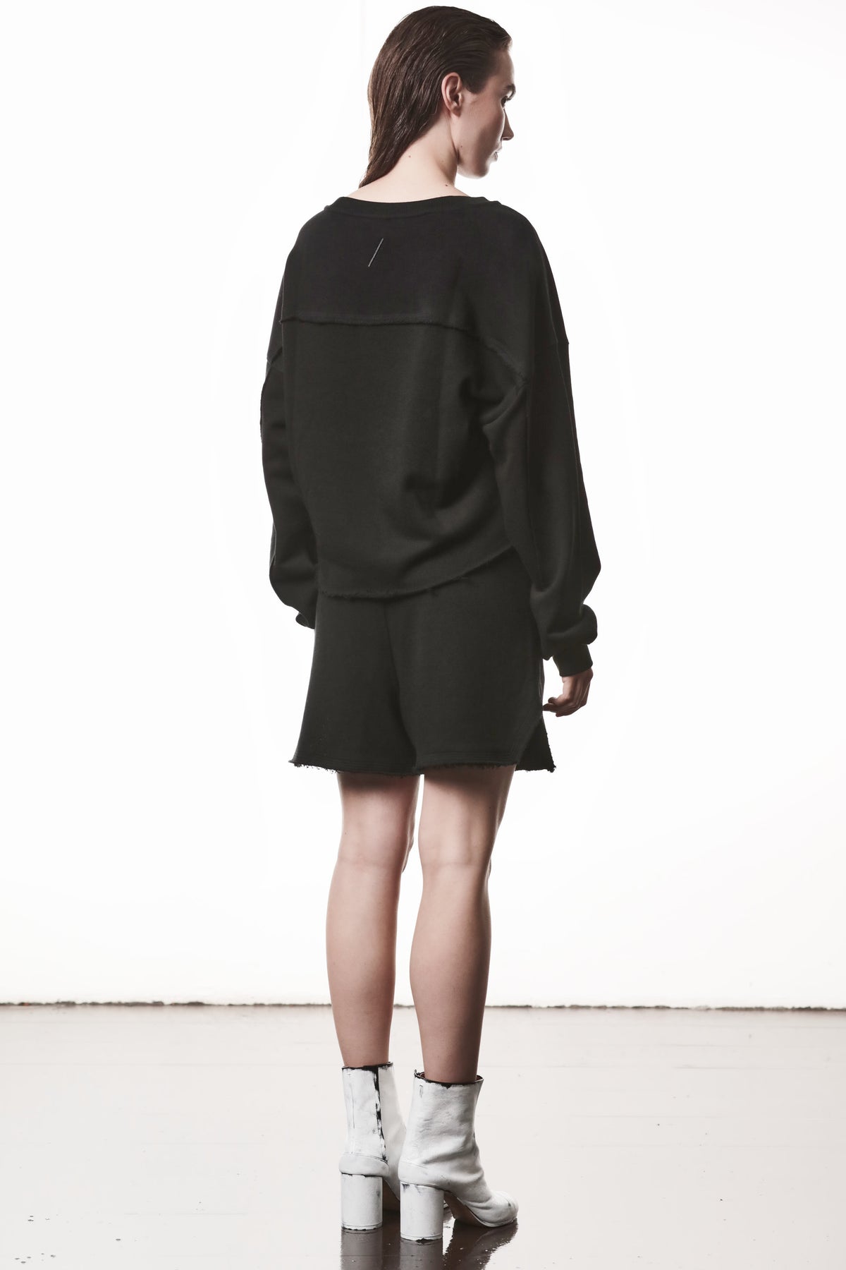 BLACK OVER CREW NECK SWEATSHIRT