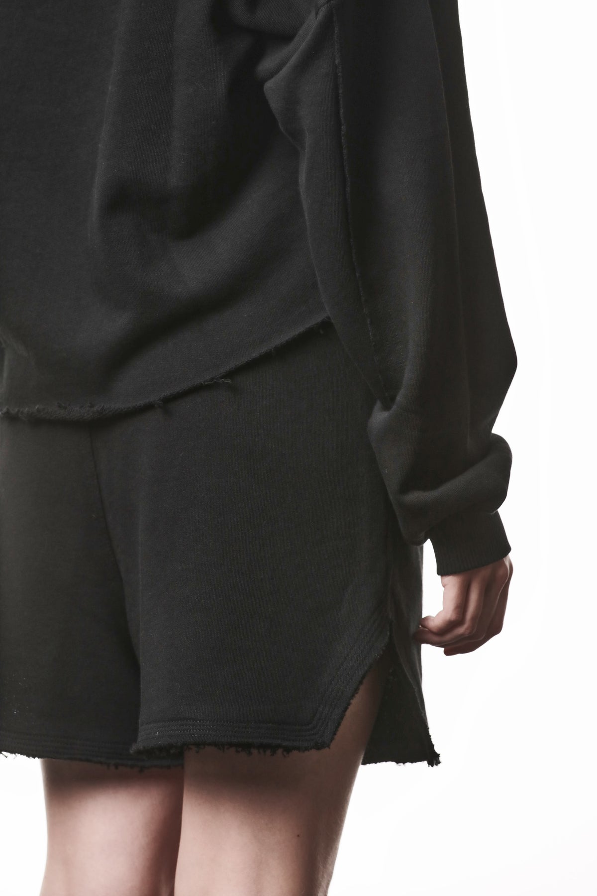 BLACK OVER CREW NECK SWEATSHIRT