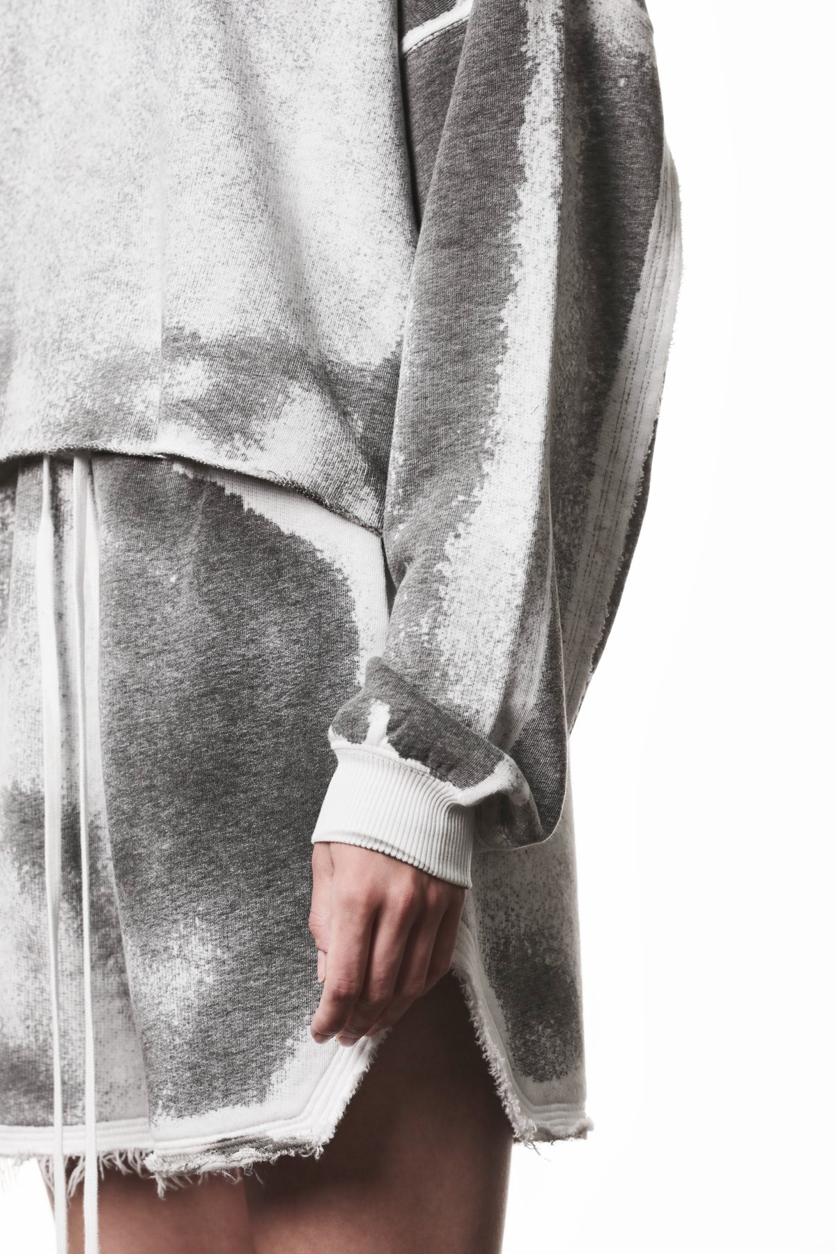 SPRAY GREY OVER CREW NECK SWEATSHIRT