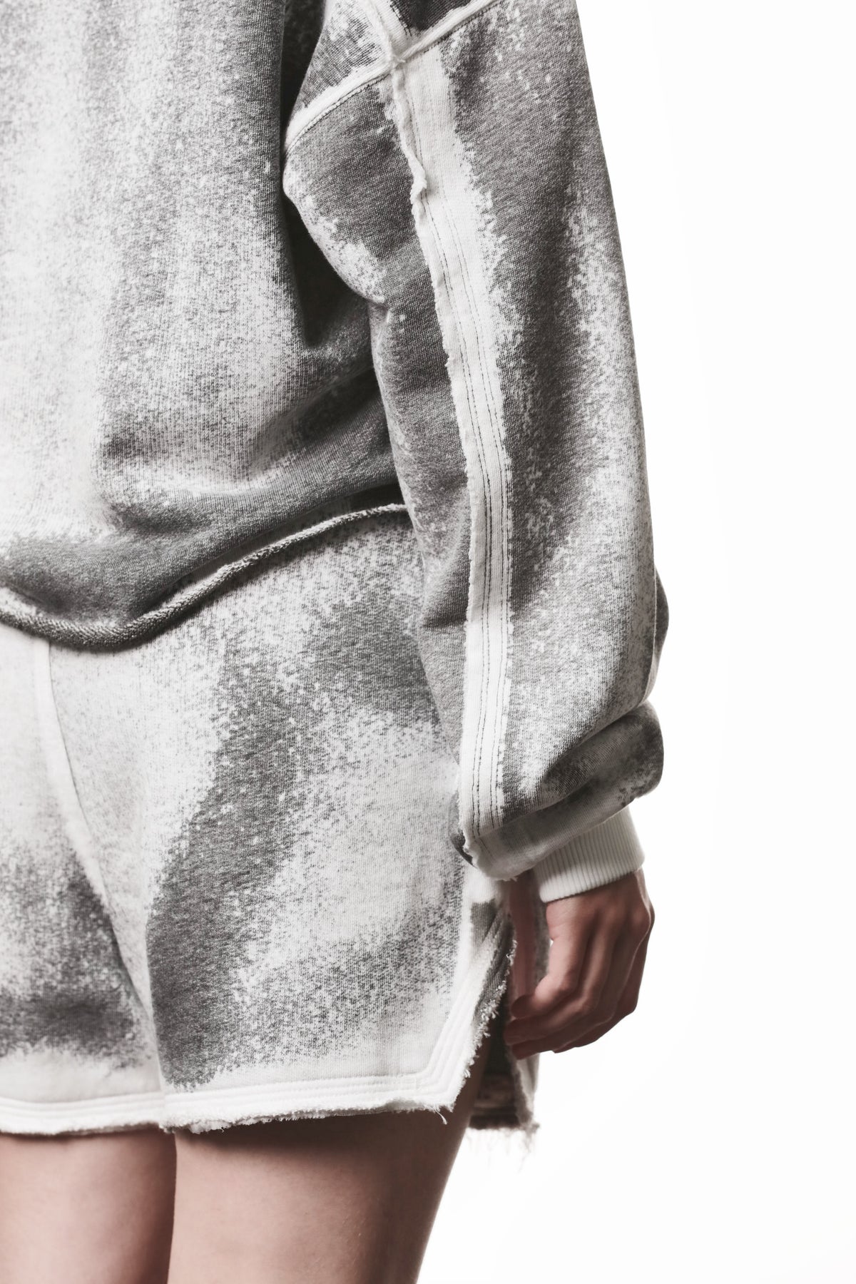 SPRAY GREY OVER CREW NECK SWEATSHIRT