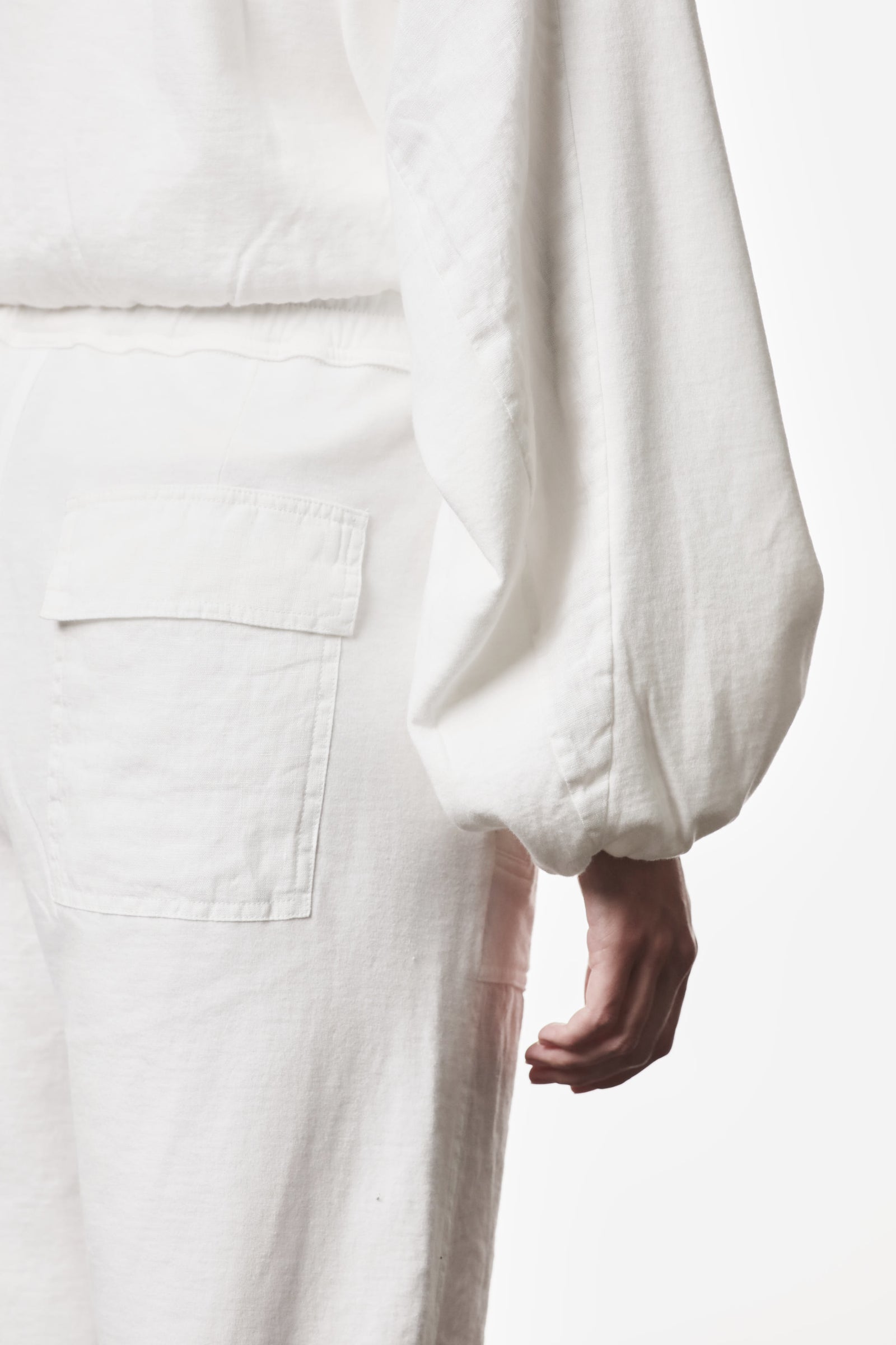 THOM-KROM-SHOP-ONLINE-THOM-KROM-SHOP-ONLINE-SS26-WSJ497_OFFWHITE_4639_F6B9DAE5-C001-44A6-8B1A-E6E3A996F6AA