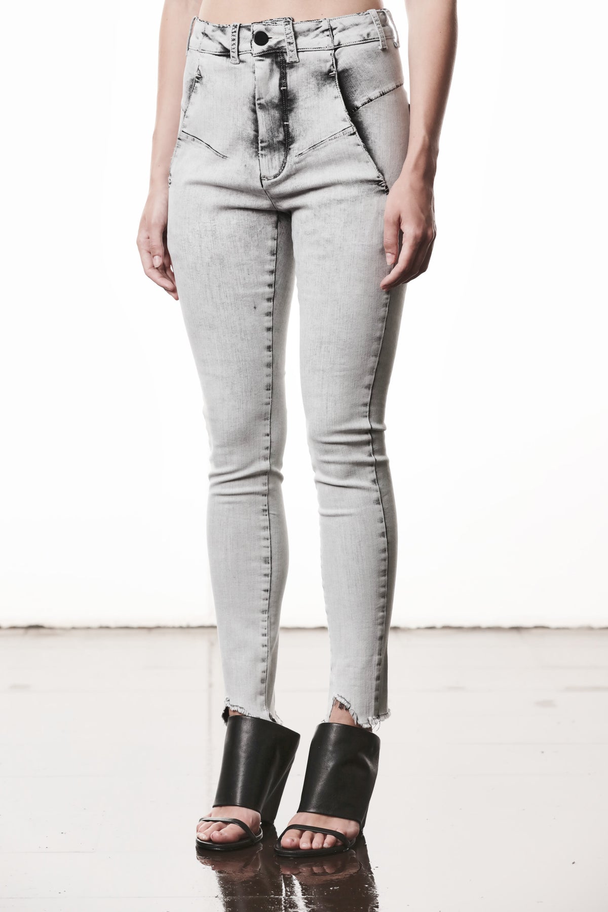 SLIM LEG DENIM JEANS