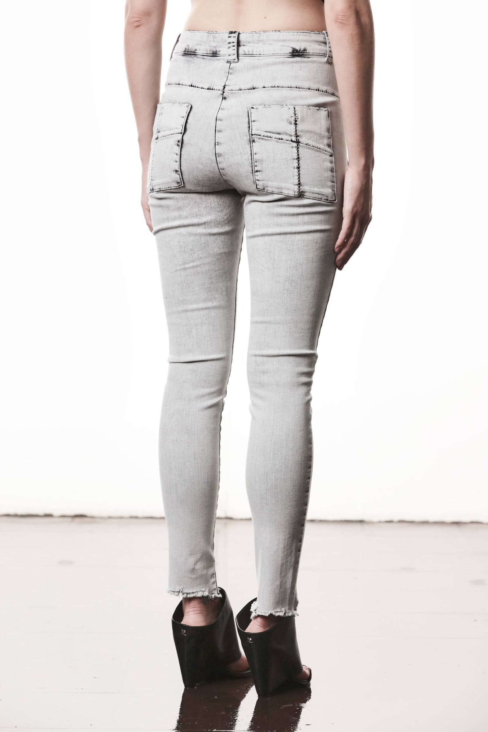 SLIM LEG DENIM JEANS