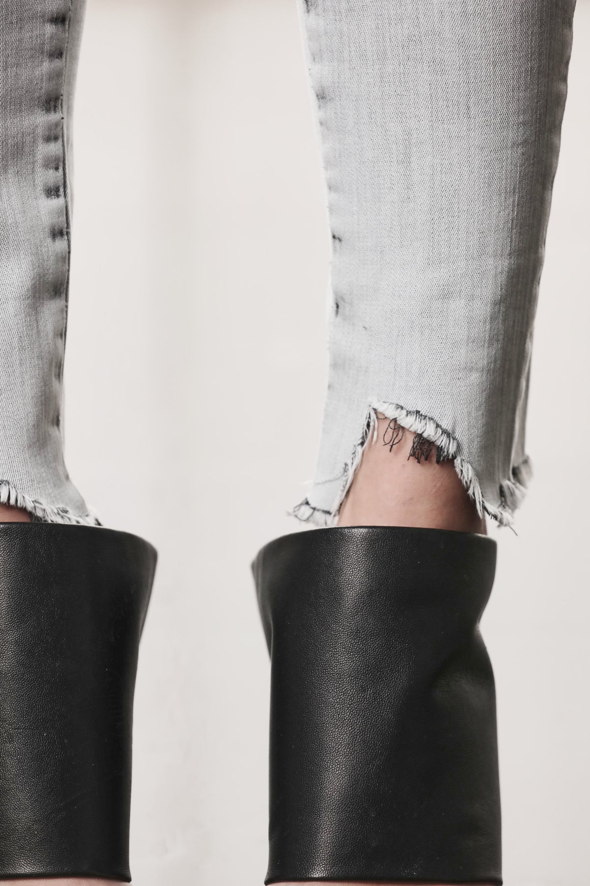 SLIM LEG DENIM JEANS