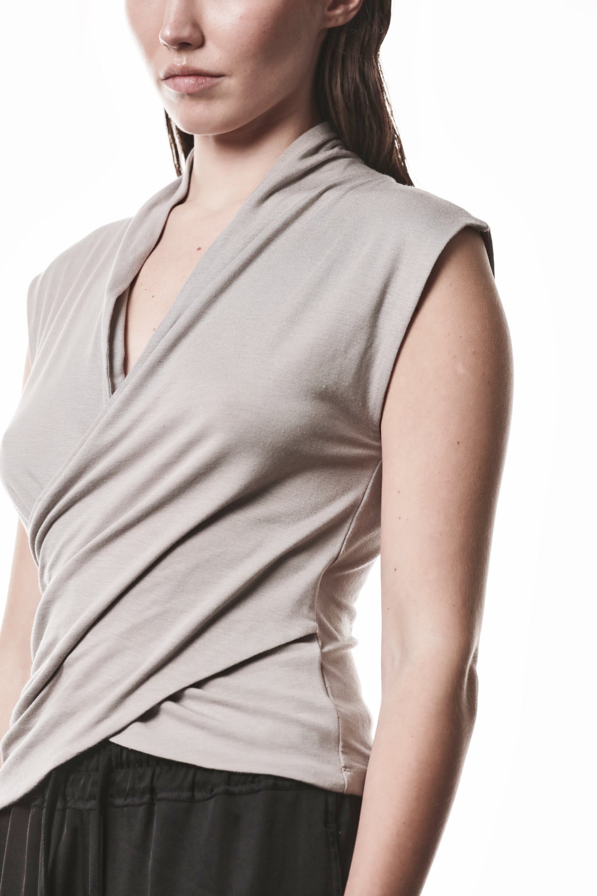 STONE WRAPPED SILK MIX TOP