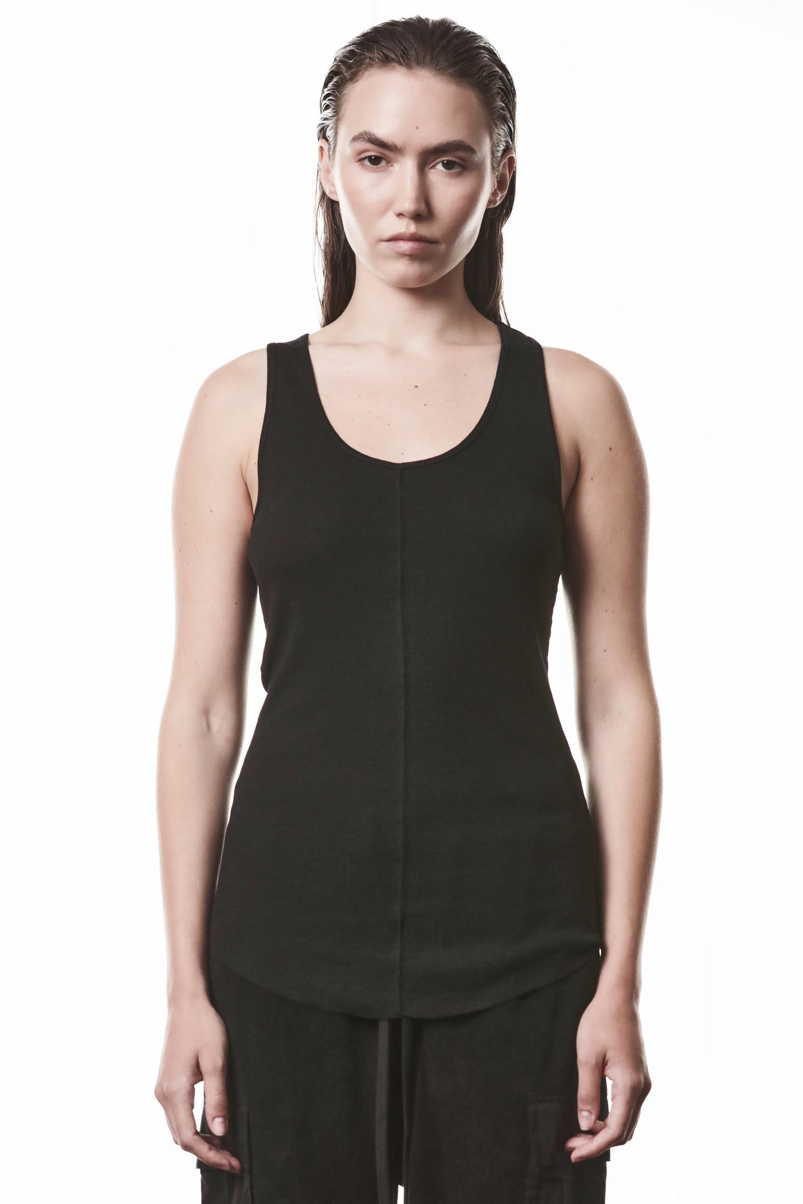 BLACK LONG RIB TANK TOP