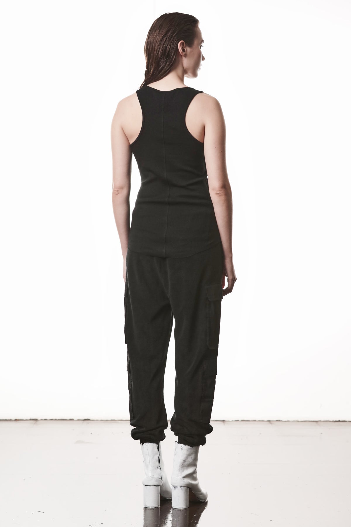 BLACK LONG RIB TANK TOP