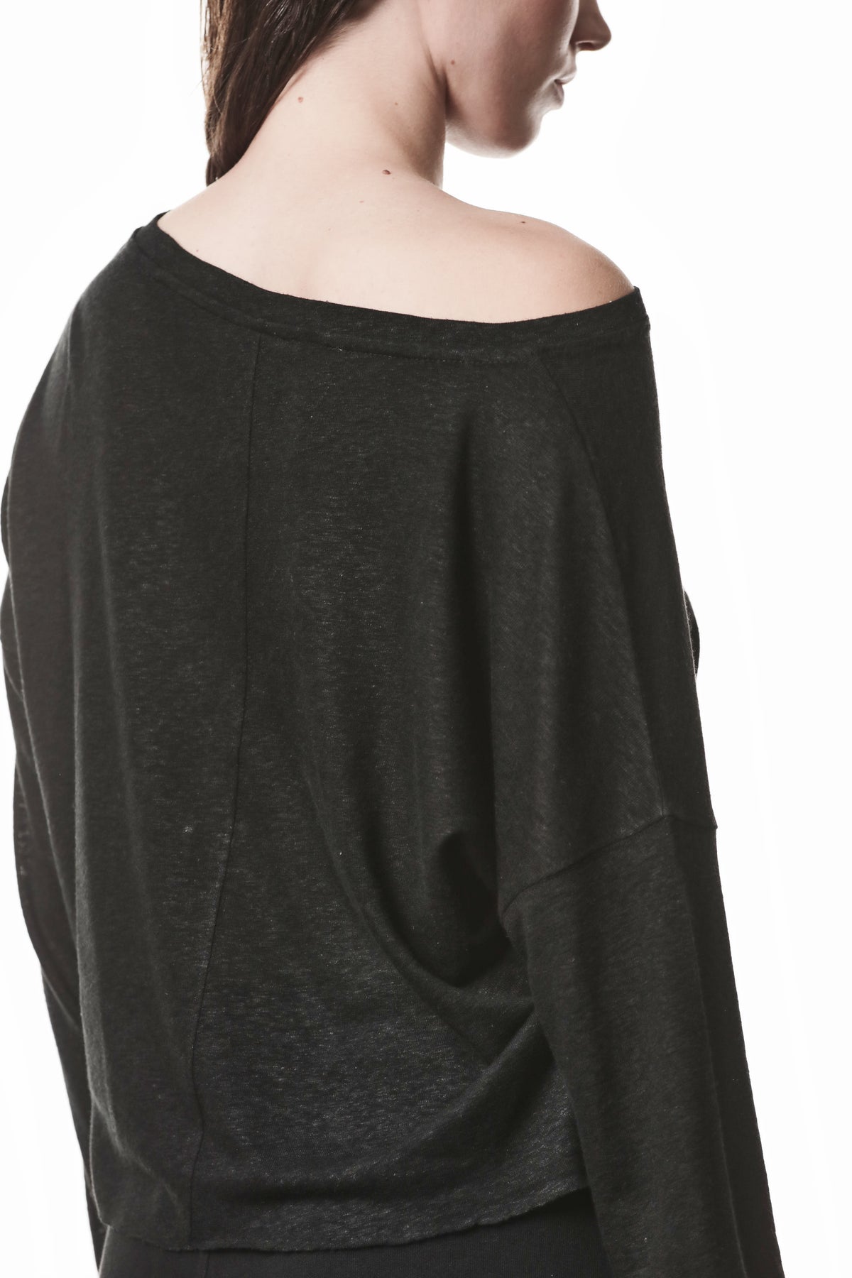 BLACK OVER LINEN TOP