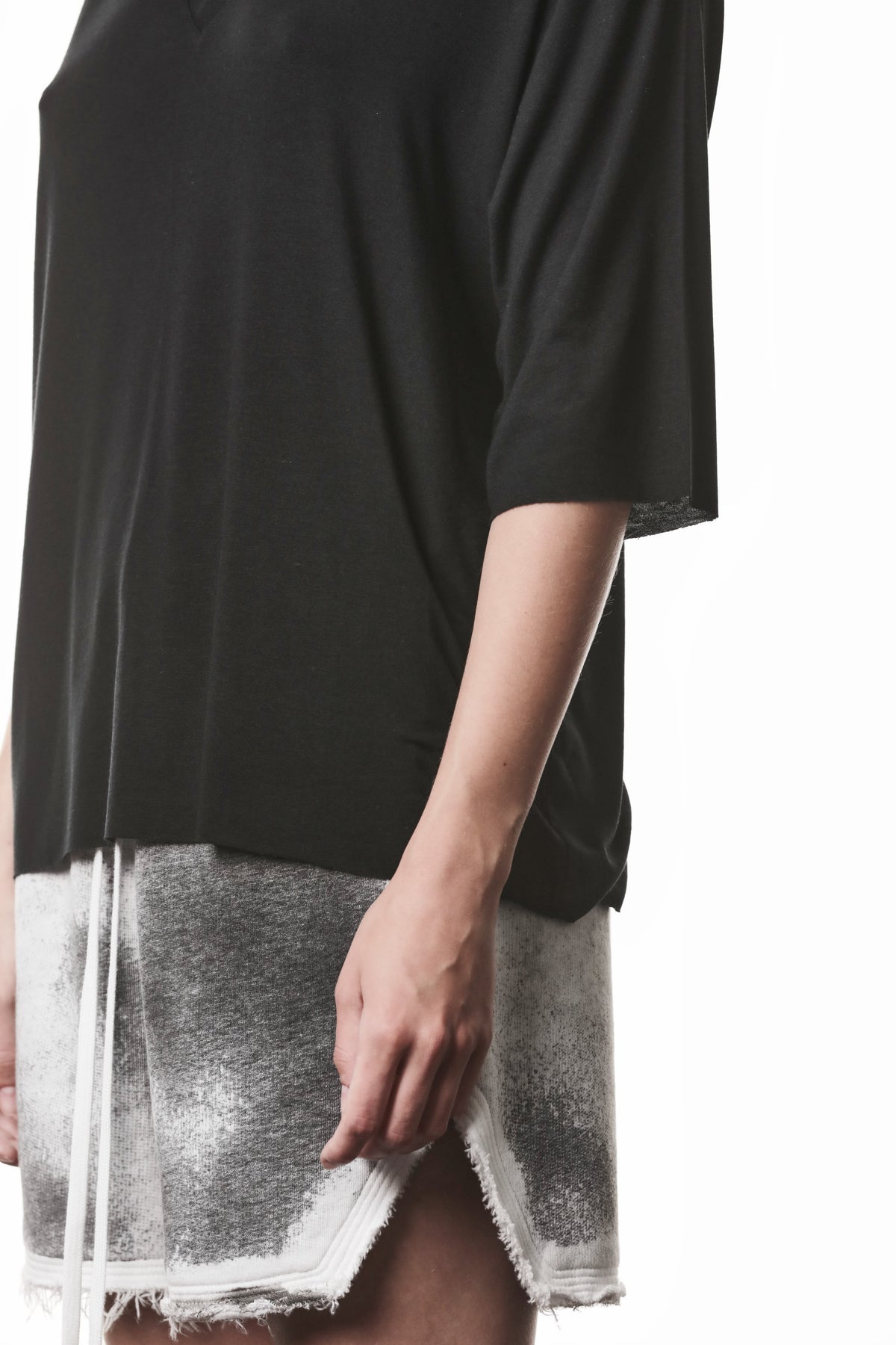 OVERSIZED DEEP V-NECK SHIRT