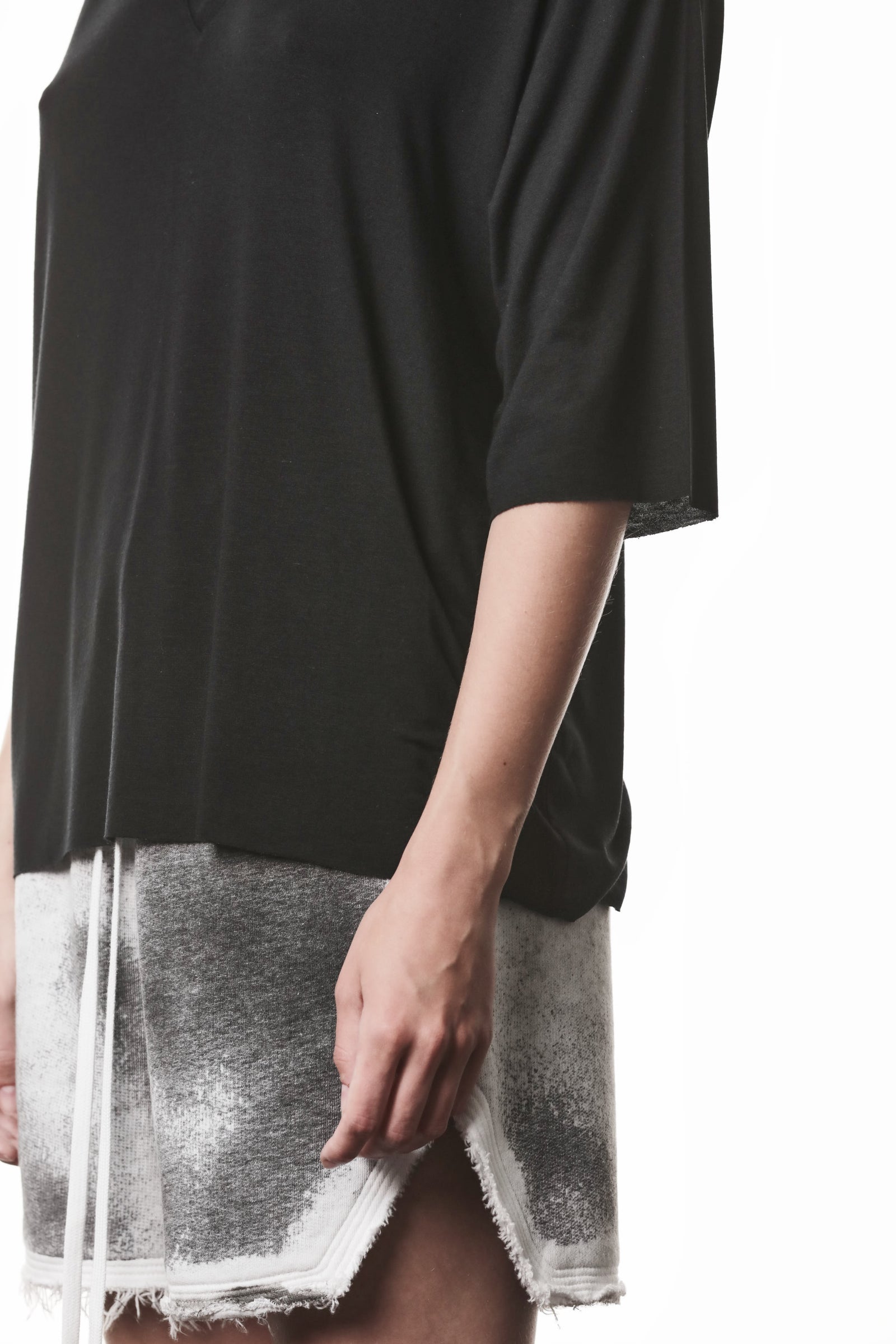 THOM-KROM-SHOP-ONLINE-THOM-KROM-SHOP-ONLINE-SS26-WTS622_BLACK_4448_B19C7B38-0655-4B3B-8AC4-458E952BD702