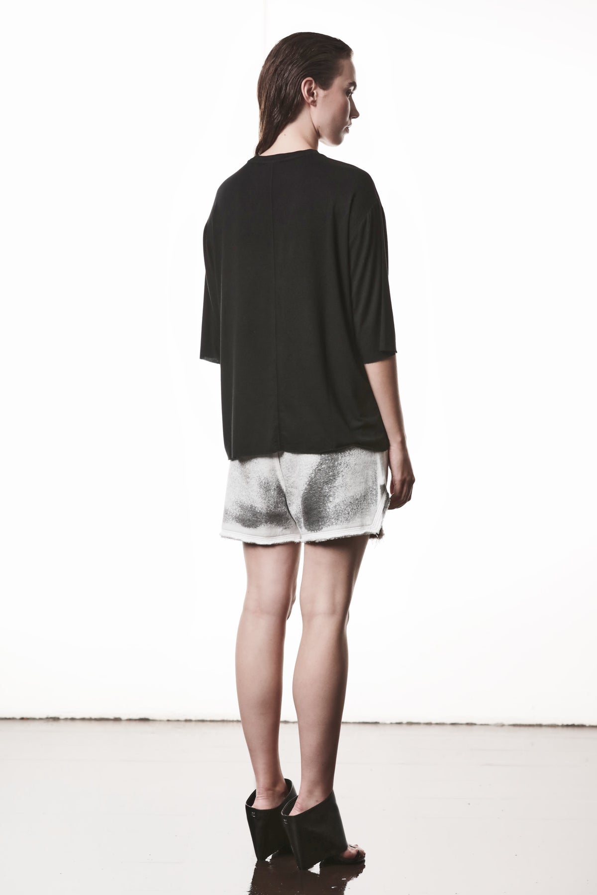 OVERSIZED DEEP V-NECK SHIRT