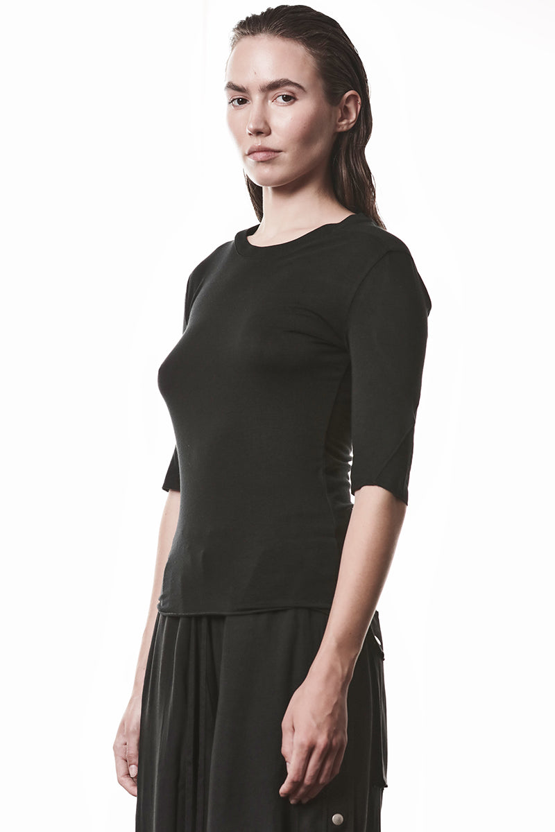 BLACK HALF SLEEVES SLIM TEE