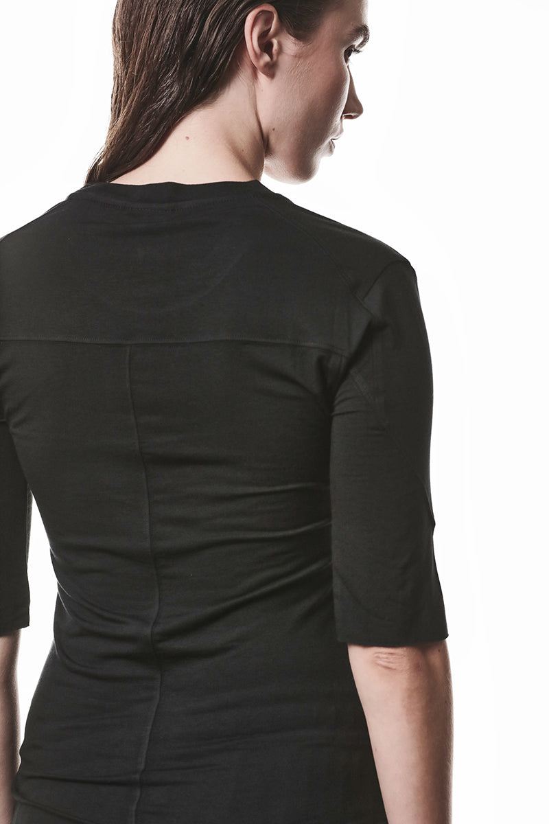 BLACK HALF SLEEVES SLIM TEE