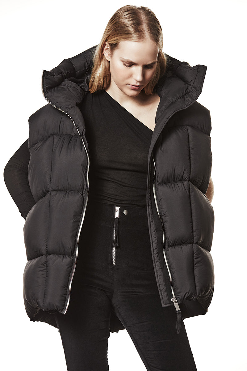 BLACK PUFFER VEST