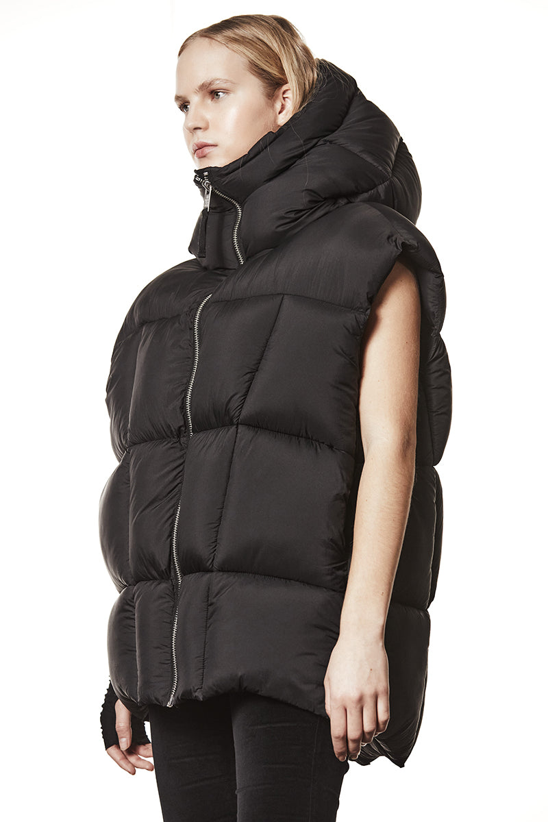 BLACK PUFFER VEST