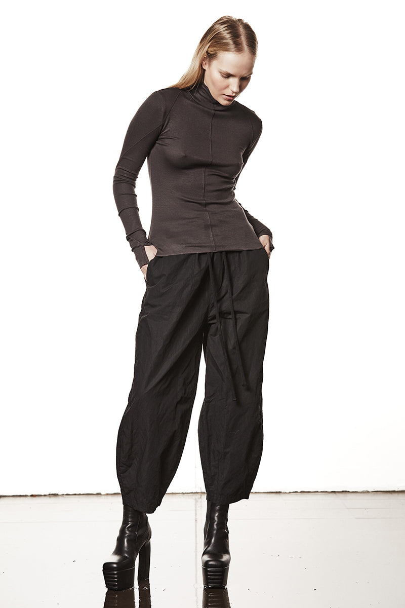 NIGHT BROWN GATHERED ROLL NECK L/S TOP